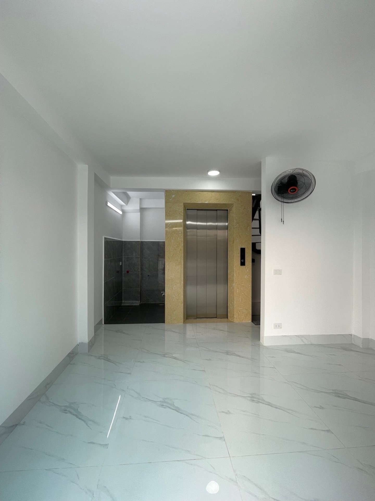 Bán nhà Nguyễn Đức Cảnh - diện tích 30m2 7 tầng - Nhà đẹp long lanh - giá 11,5 tỷ