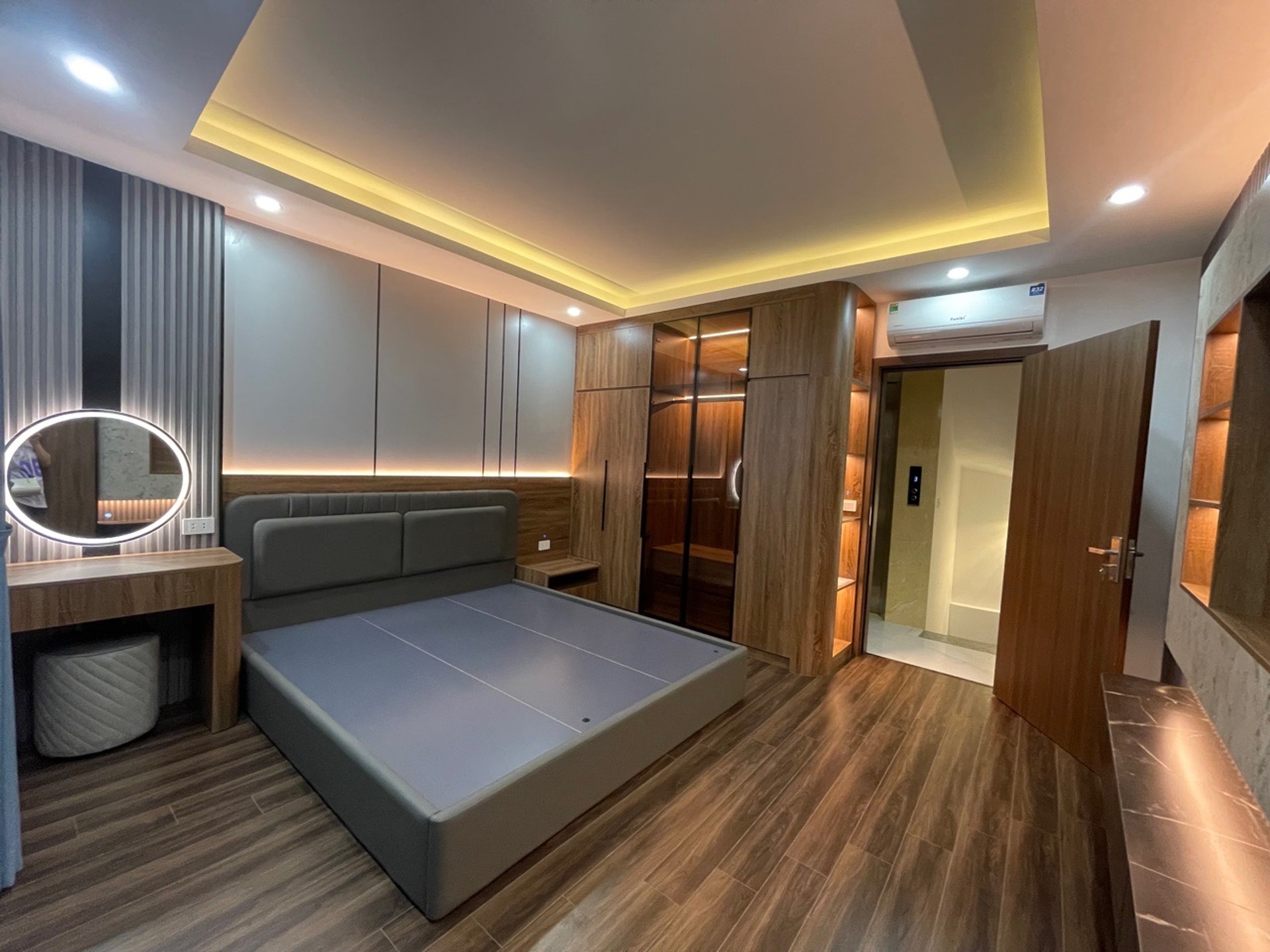 Bán nhà Nguyễn Đức Cảnh - diện tích 30m2 7 tầng - Nhà đẹp long lanh - giá 11,5 tỷ