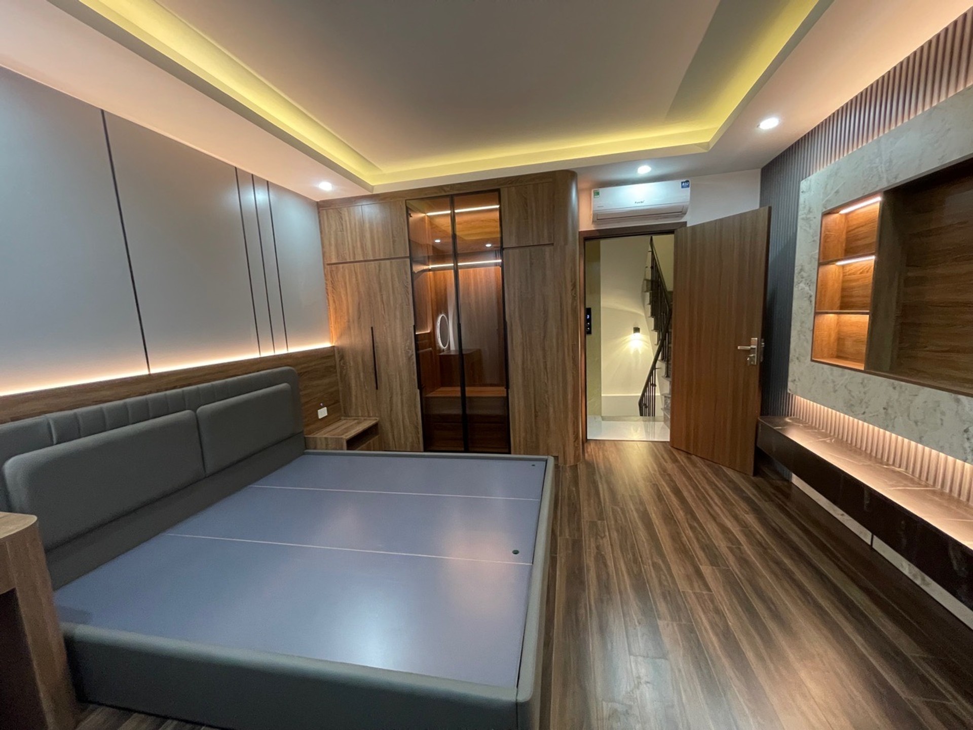 Bán nhà Nguyễn Đức Cảnh - diện tích 30m2 7 tầng - Nhà đẹp long lanh - giá 11,5 tỷ