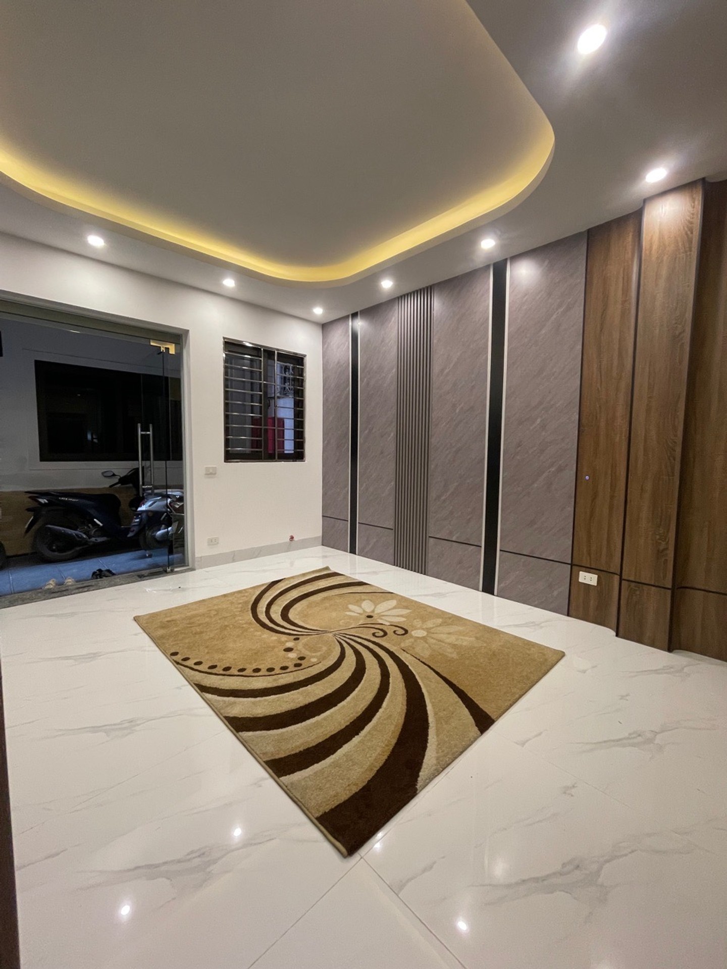 Bán nhà Nguyễn Đức Cảnh - diện tích 30m2 7 tầng - Nhà đẹp long lanh - giá 11,5 tỷ