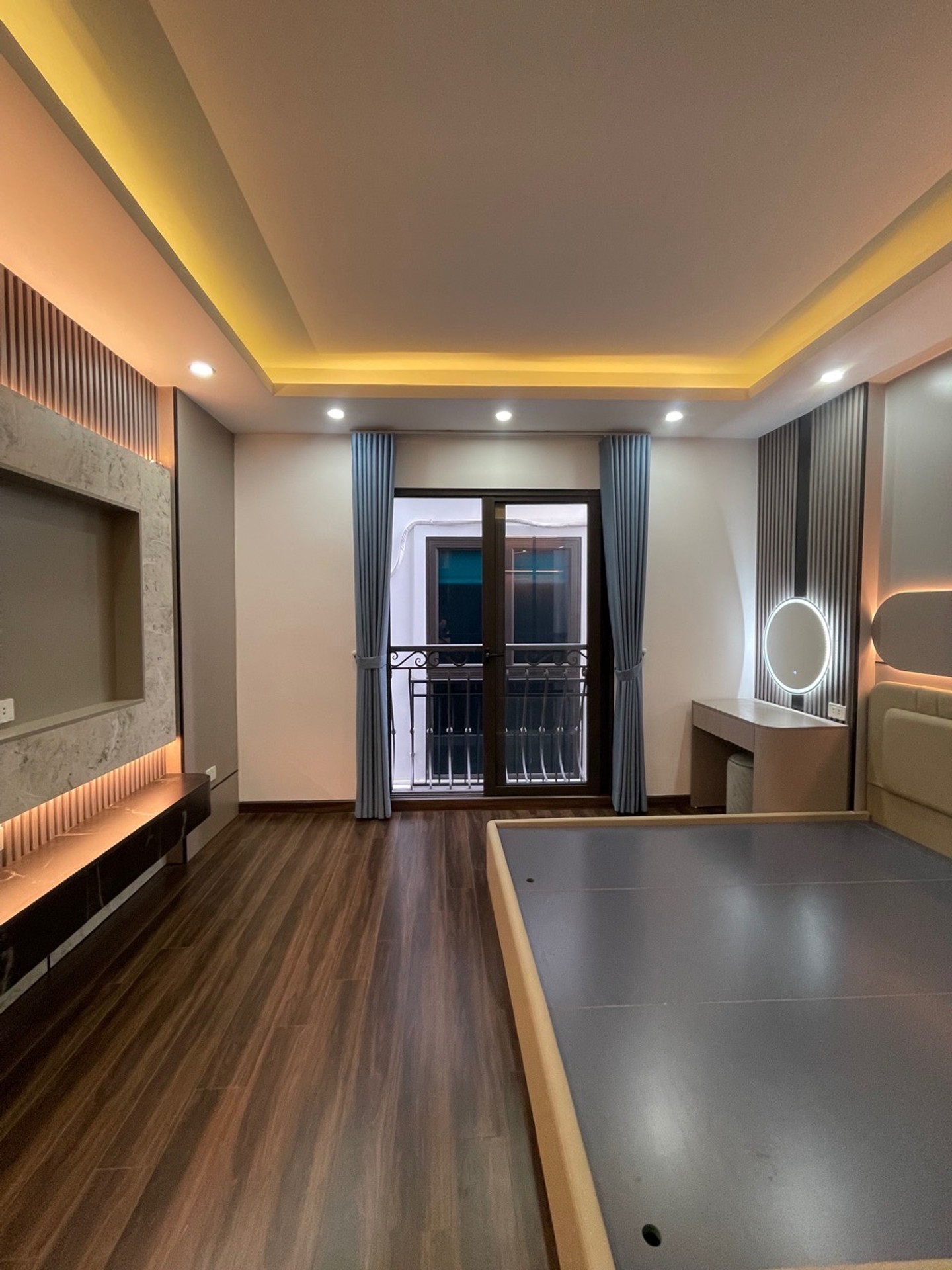 Bán nhà Nguyễn Đức Cảnh - diện tích 30m2 7 tầng - Nhà đẹp long lanh - giá 11,5 tỷ
