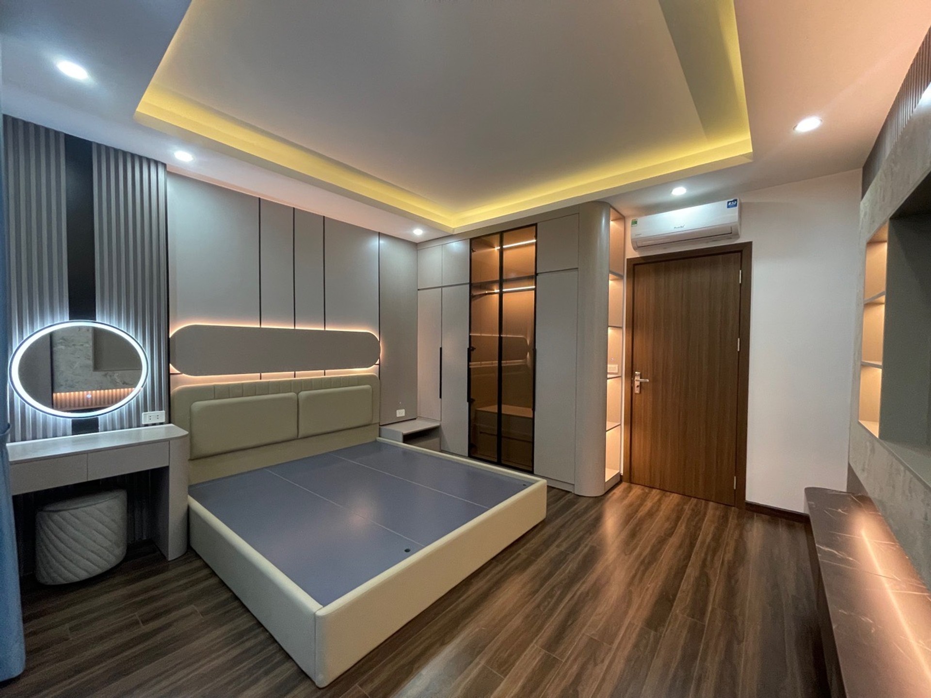 Bán nhà Nguyễn Đức Cảnh - diện tích 30m2 7 tầng - Nhà đẹp long lanh - giá 11,5 tỷ