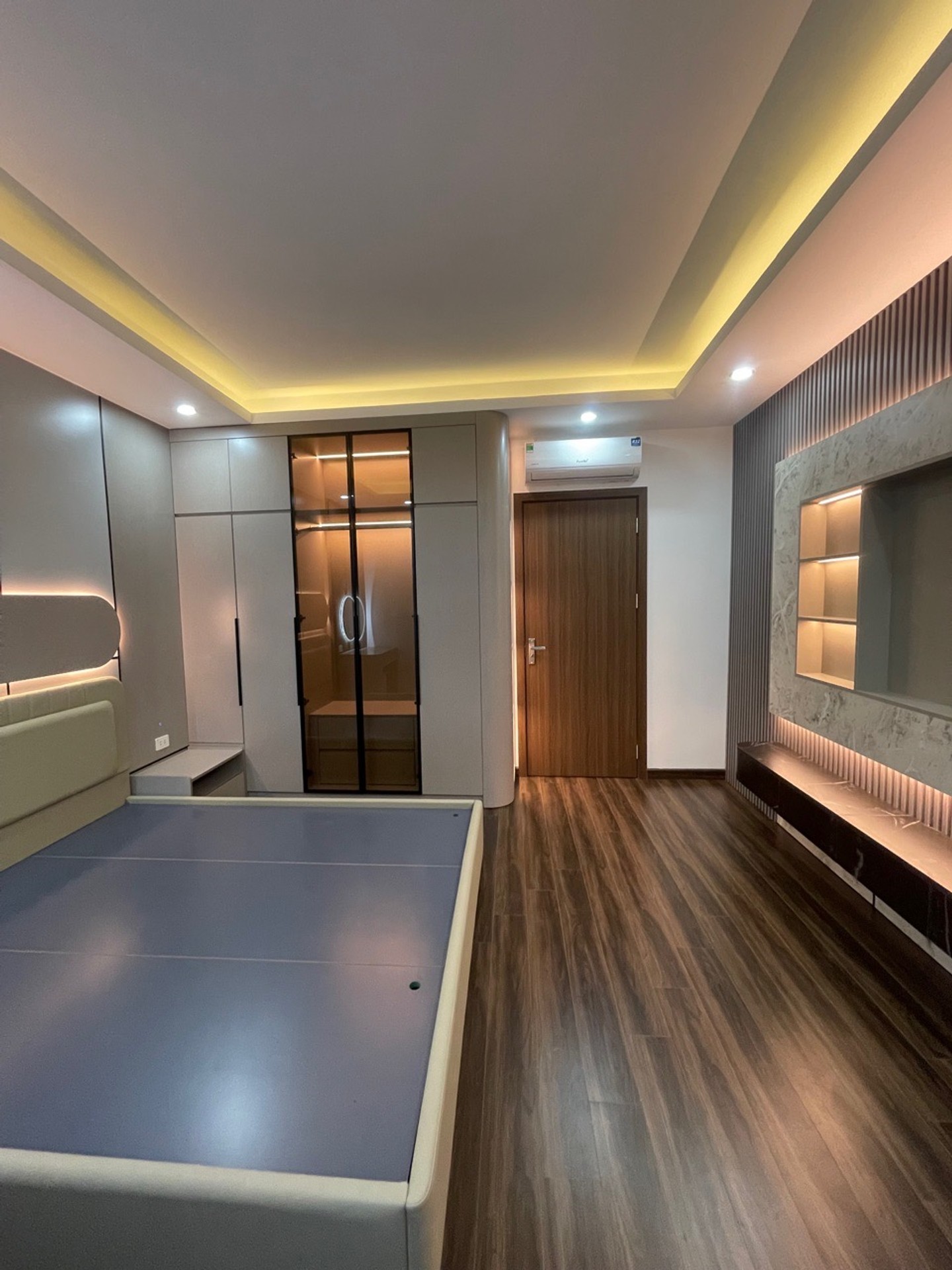 Bán nhà Nguyễn Đức Cảnh - diện tích 30m2 7 tầng - Nhà đẹp long lanh - giá 11,5 tỷ