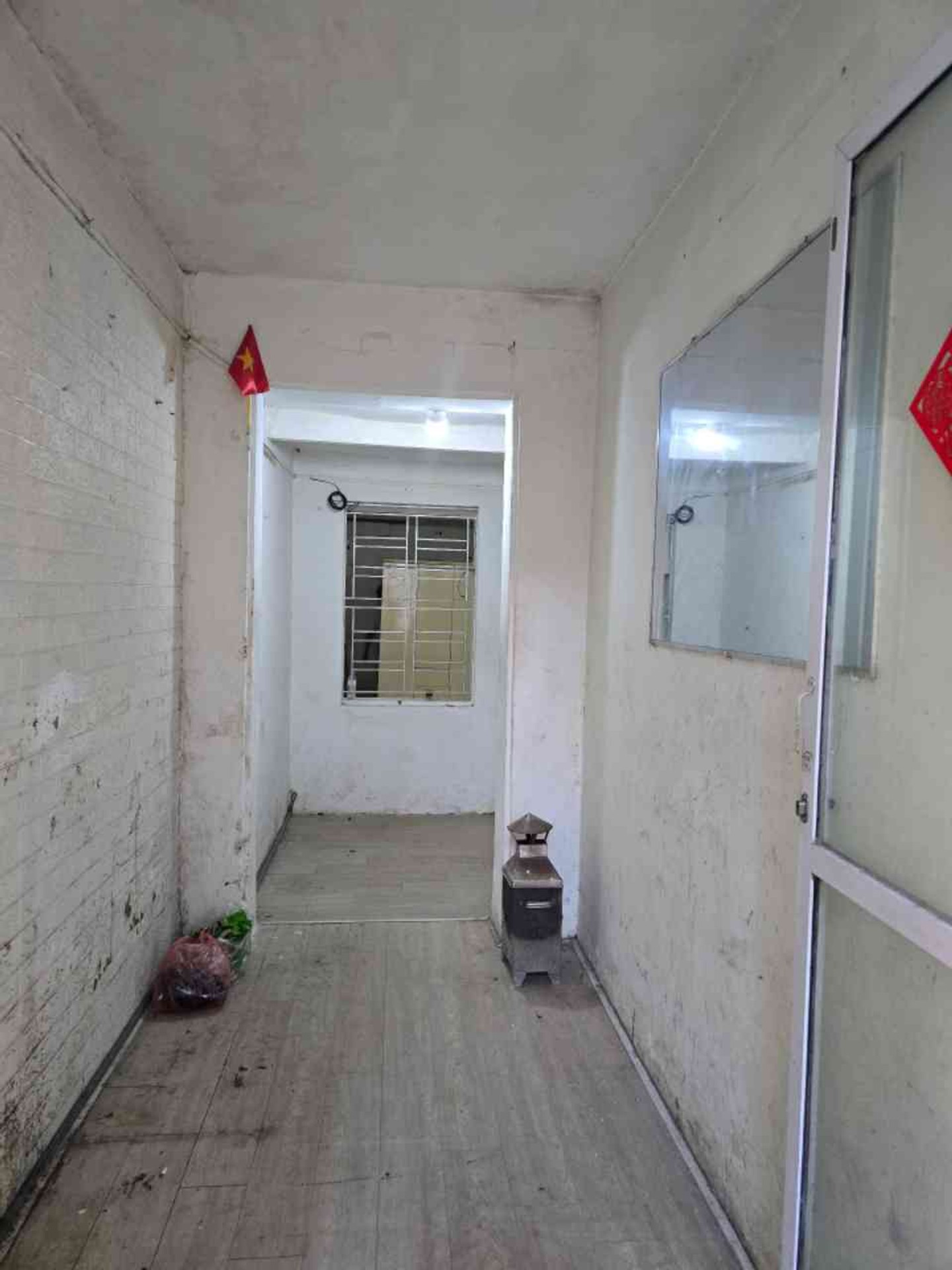 Bán nhà Tập Thể Mai Động - diện tích 38m2 1 tầng - Ô Tô Đỗ Cửa - giá 3,2 tỷ