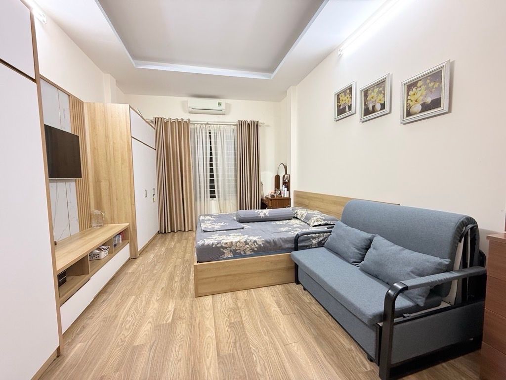 Bán nhà Hoàng Mai - diện tích 36m2 6 tầng - Nhà đẹp ở ngay - giá 8,2 tỷ