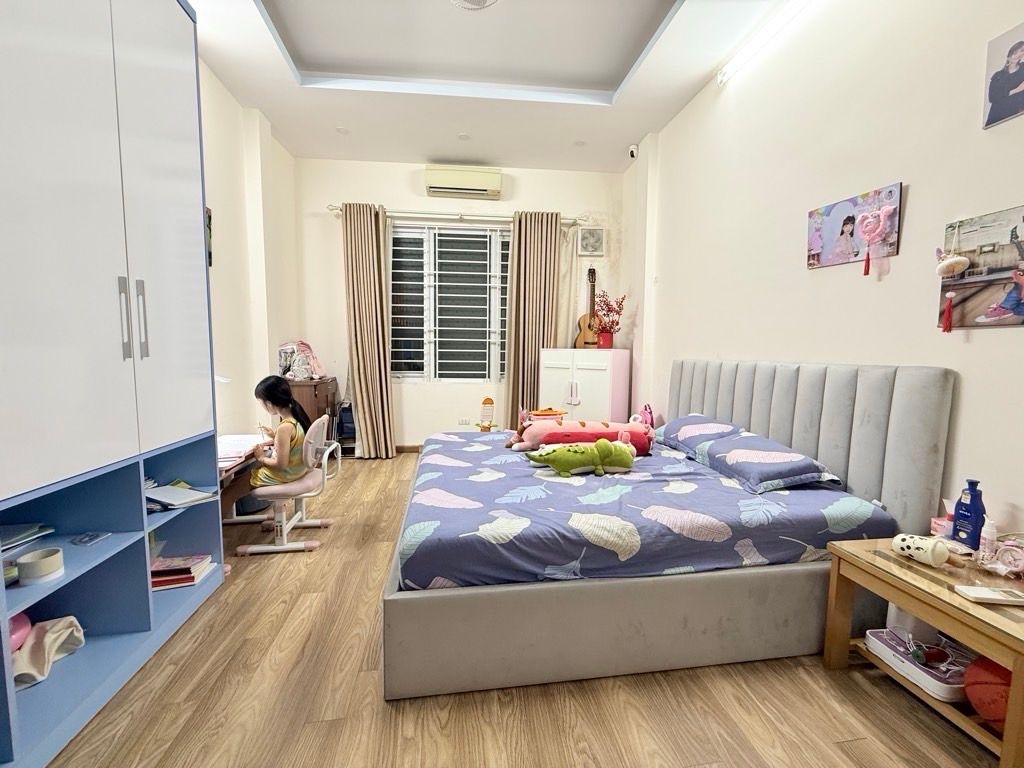 Bán nhà Hoàng Mai - diện tích 36m2 6 tầng - Nhà đẹp ở ngay - giá 8,2 tỷ