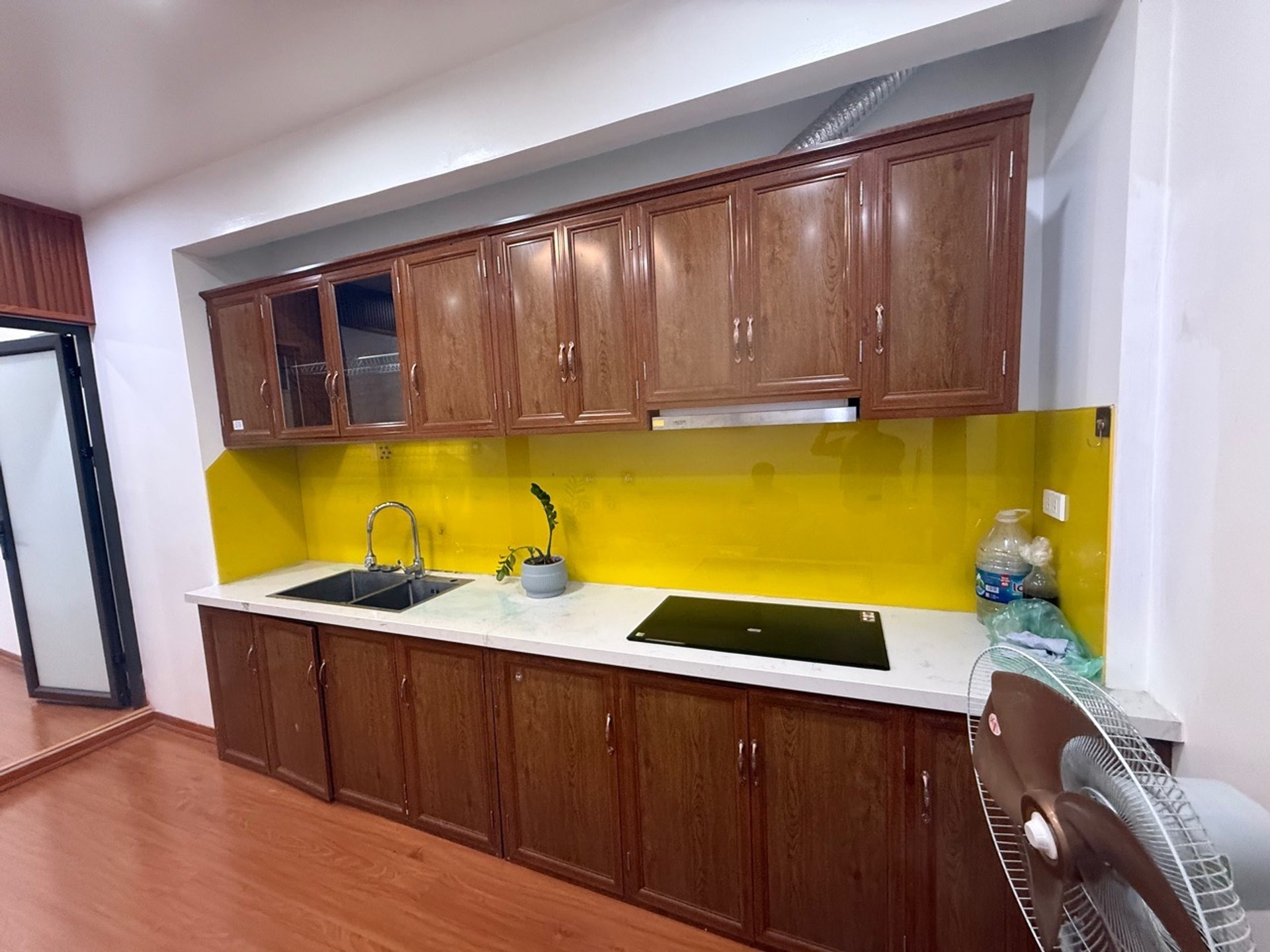 Bán nhà Huỳnh Thúc Kháng - diện tích 75m2 3 tầng - Sổ đỏ chính chủ - giá 4,8 tỷ