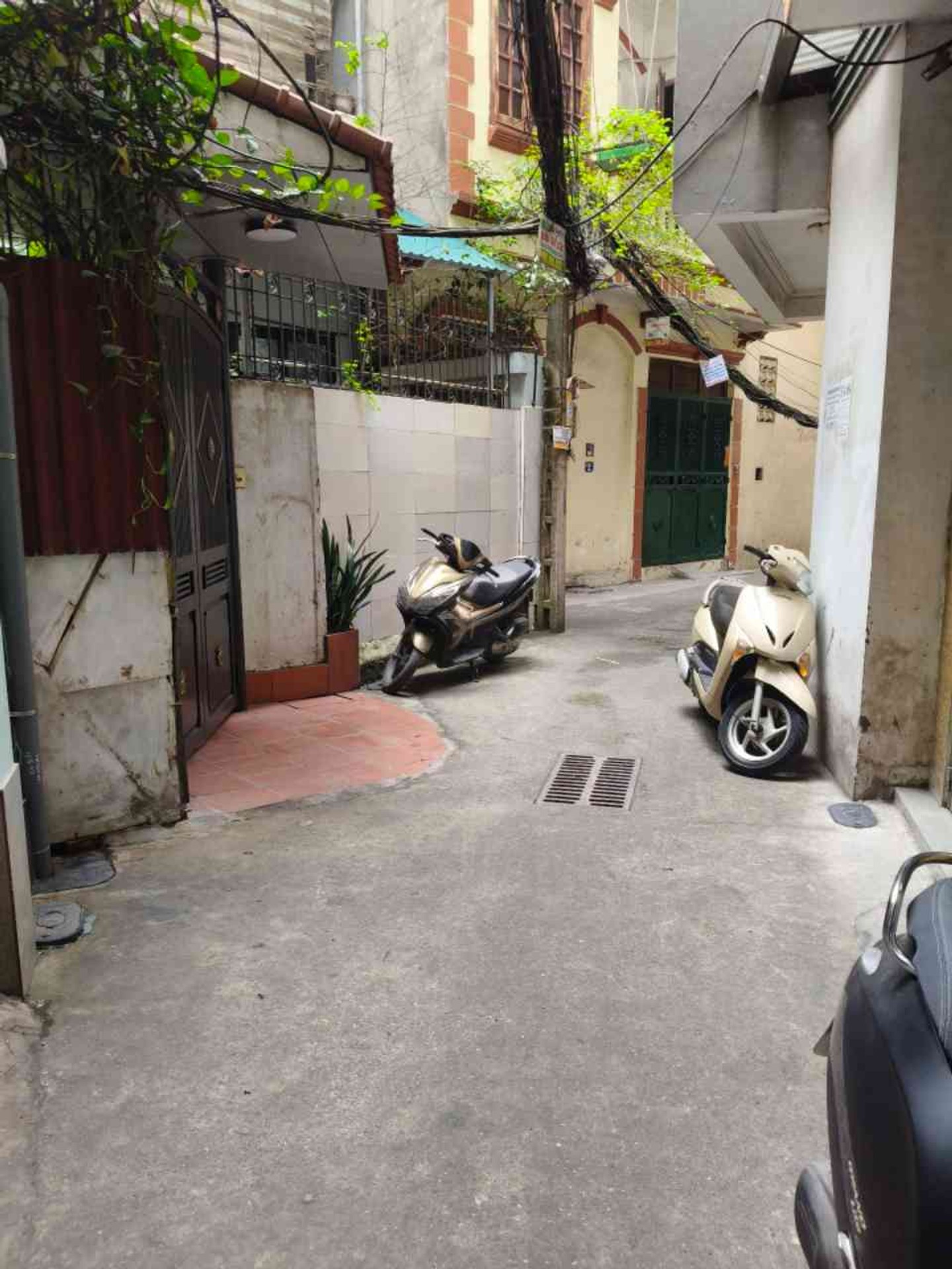 Bán nhà Phố 8/3 - diện tích 46m2 4 tầng - Ô tô tránh - giá Nhỉnh 11 tỷ