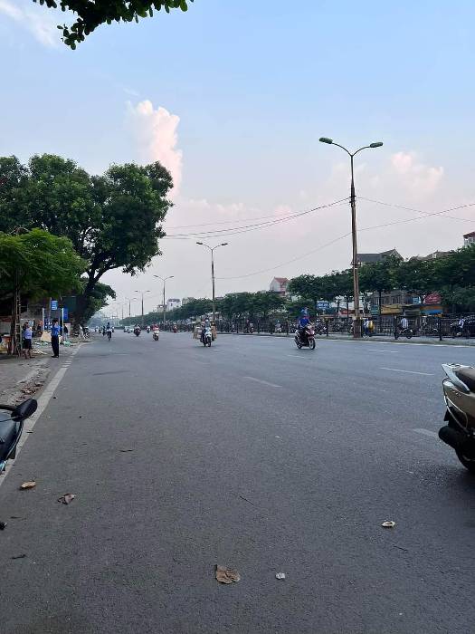 Bán nhà Ngọc Hồi - diện tích 136m2 4 tầng - Mặt tiền rộng hiếm - giá 24 tỷ