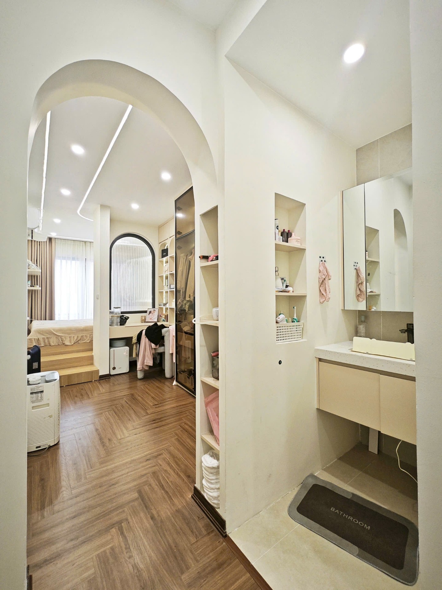 Bán nhà Minh Khai - diện tích 29m2 4 tầng - Nhà đẹp đón Tết - giá 7,9 tỷ