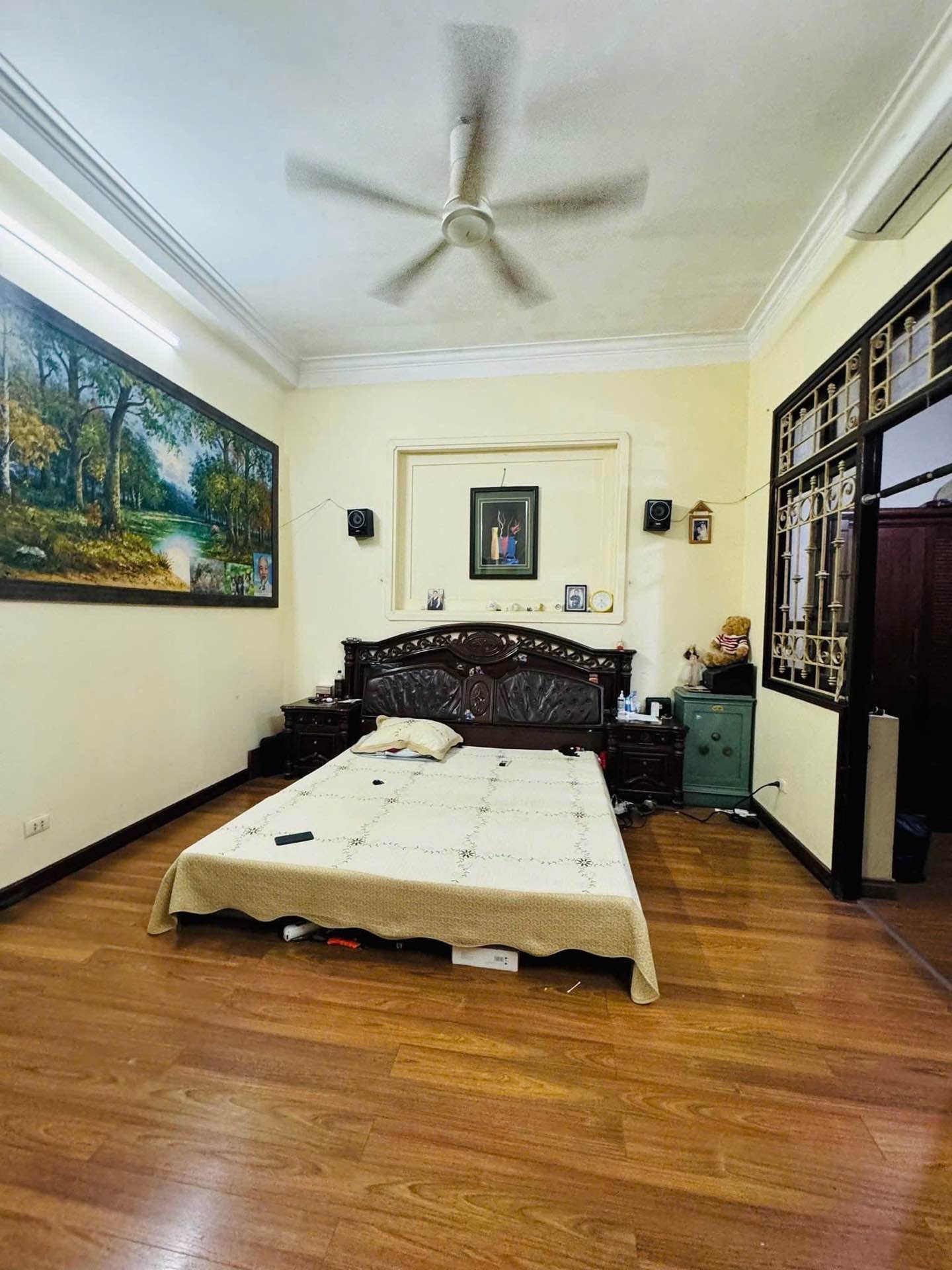 Bán nhà Nguyễn Thị Định - diện tích 90m2 3 tầng - Lô góc 3 mặt thoáng - giá 28 tỷ