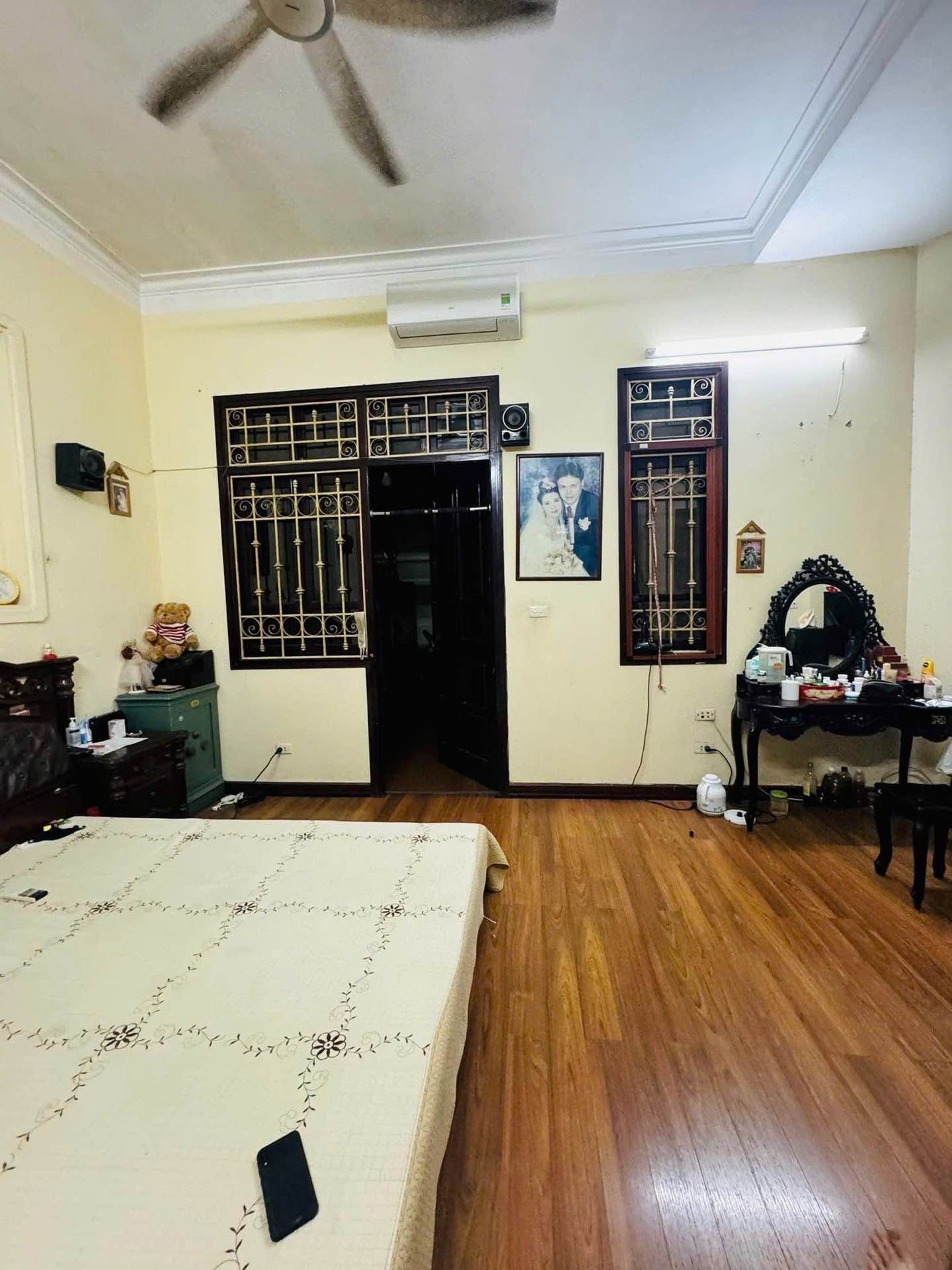 Bán nhà Nguyễn Thị Định - diện tích 90m2 3 tầng - Lô góc 3 mặt thoáng - giá 28 tỷ