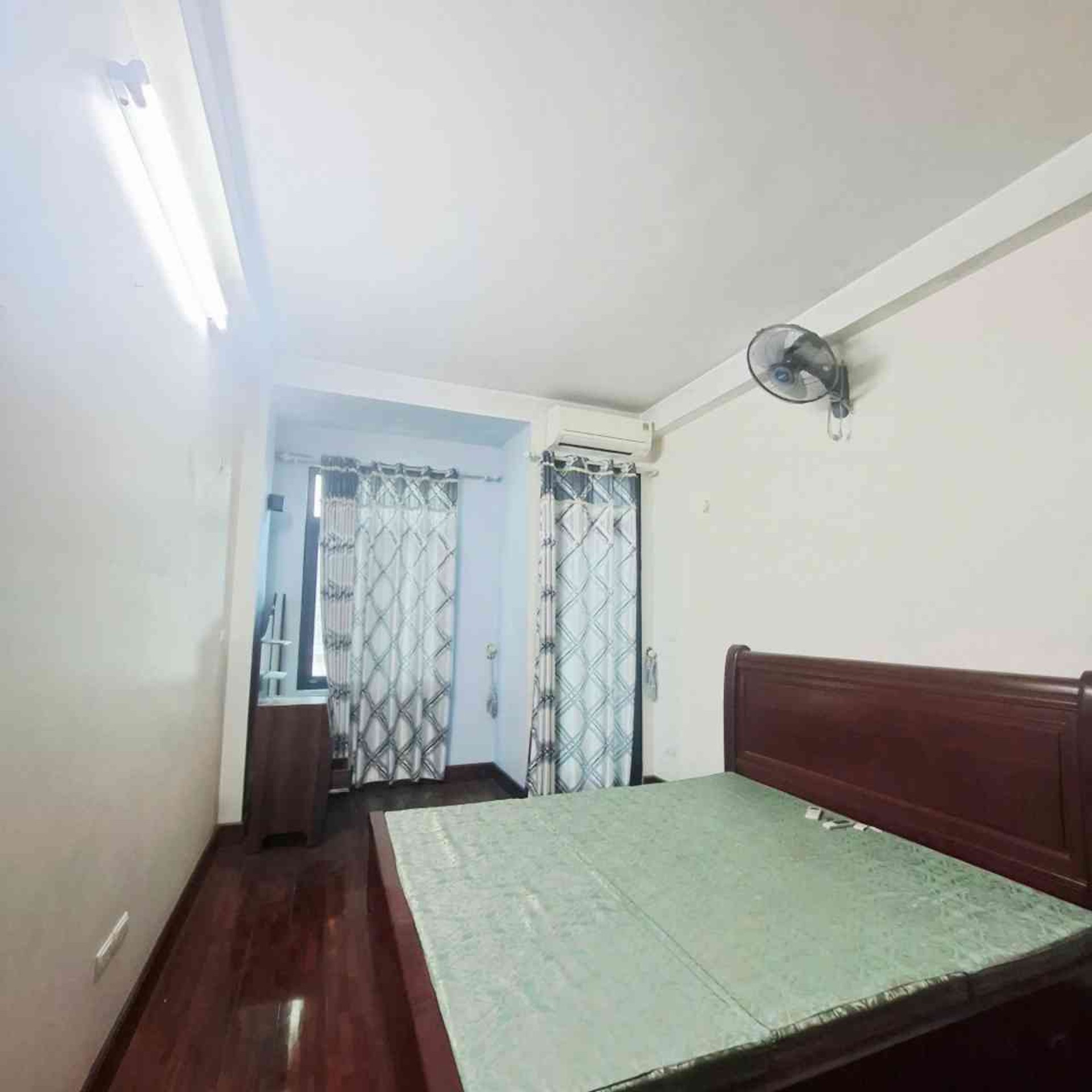 Bán nhà Nam Dư - diện tích 40m2 6 tầng - Phân lô ô tô - giá 13,4 tỷ