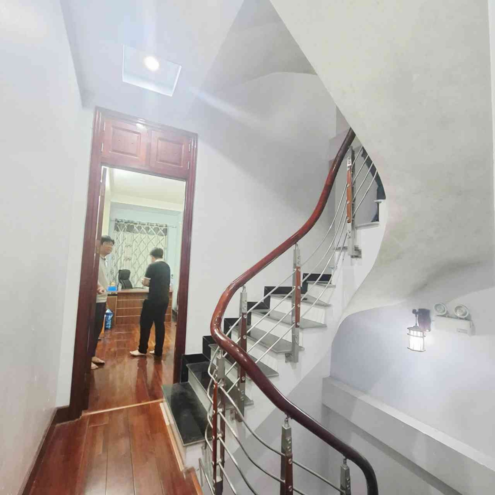 Bán nhà Nam Dư - diện tích 40m2 6 tầng - Phân lô ô tô - giá 13,4 tỷ