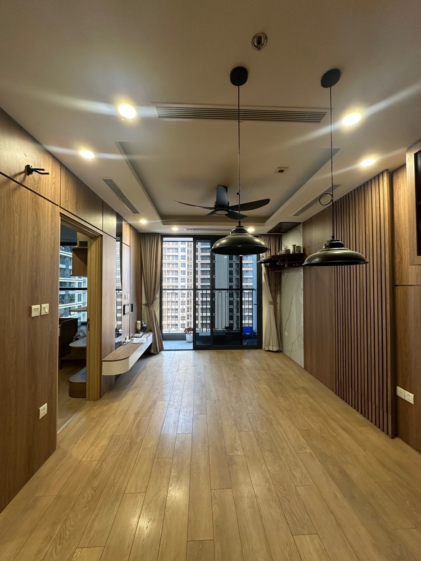 Bán nhà Minh Khai - diện tích 77m2 11 tầng - Căn hộ chung cư cao cấp - giá 10,3 tỷ