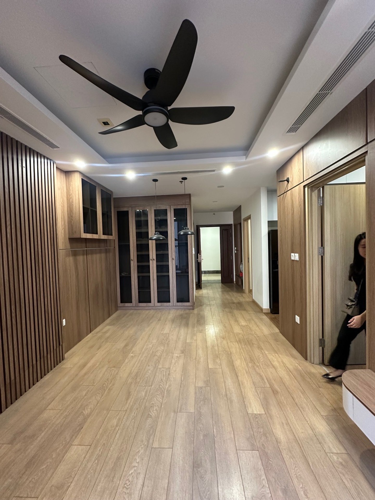 Bán nhà Minh Khai - diện tích 77m2 11 tầng - Căn hộ chung cư cao cấp - giá 10,3 tỷ