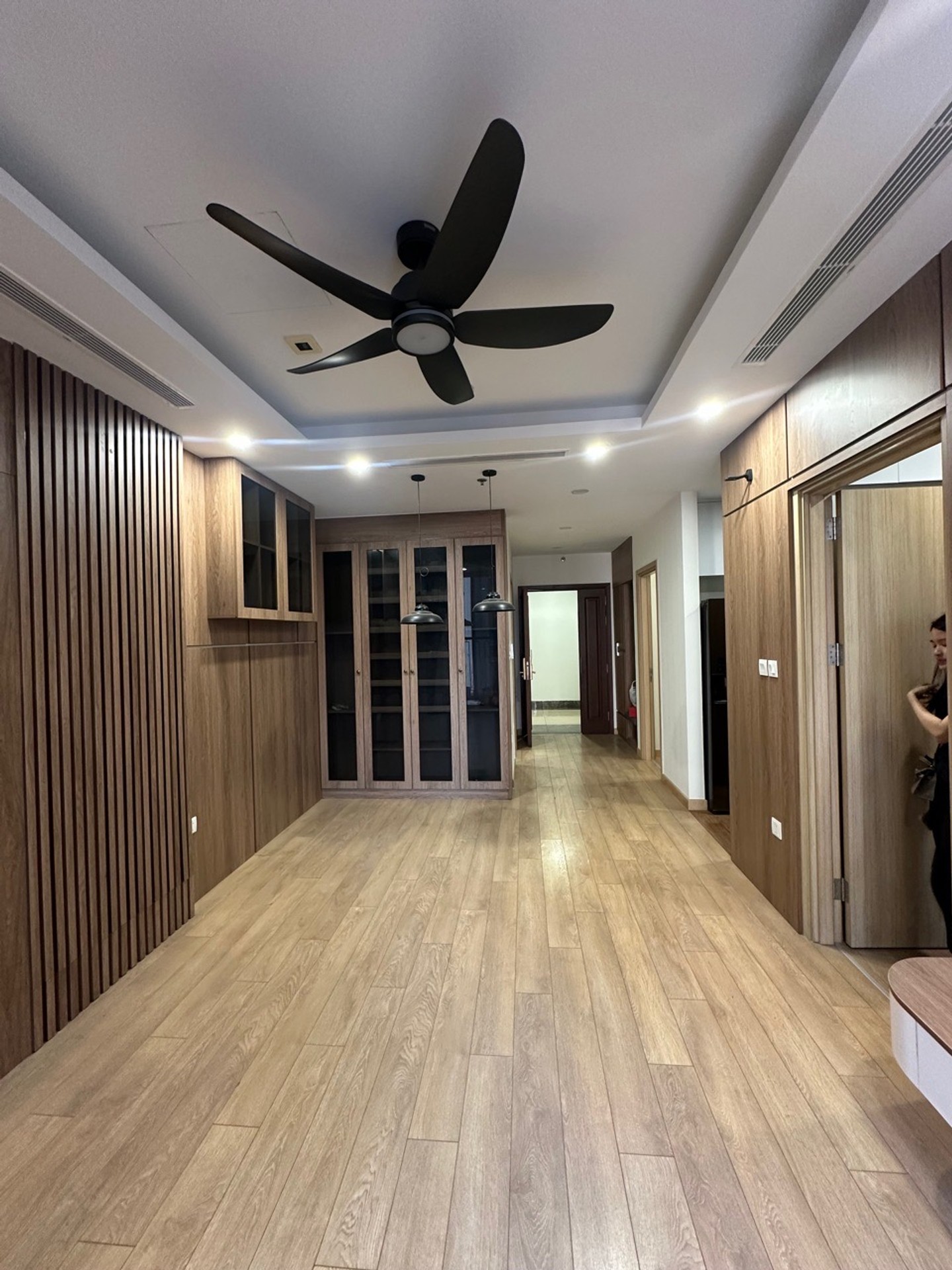 Bán nhà Minh Khai - diện tích 77m2 11 tầng - Căn hộ chung cư cao cấp - giá 10,3 tỷ
