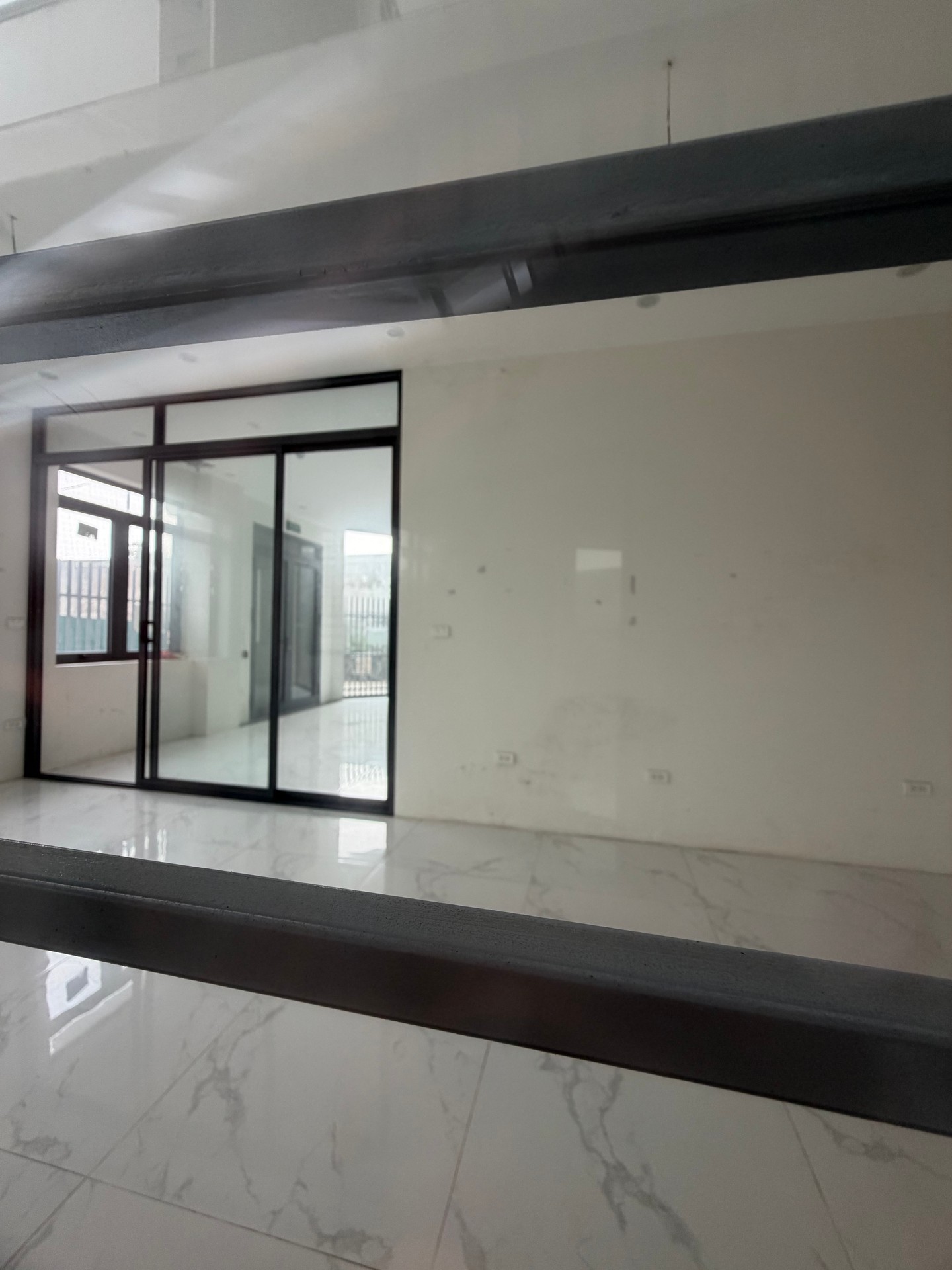 Bán nhà Ngõ 2 ô tô tránh - diện tích 100m2 5 tầng - Lô góc 2 mặt thoáng - giá 25 tỷ