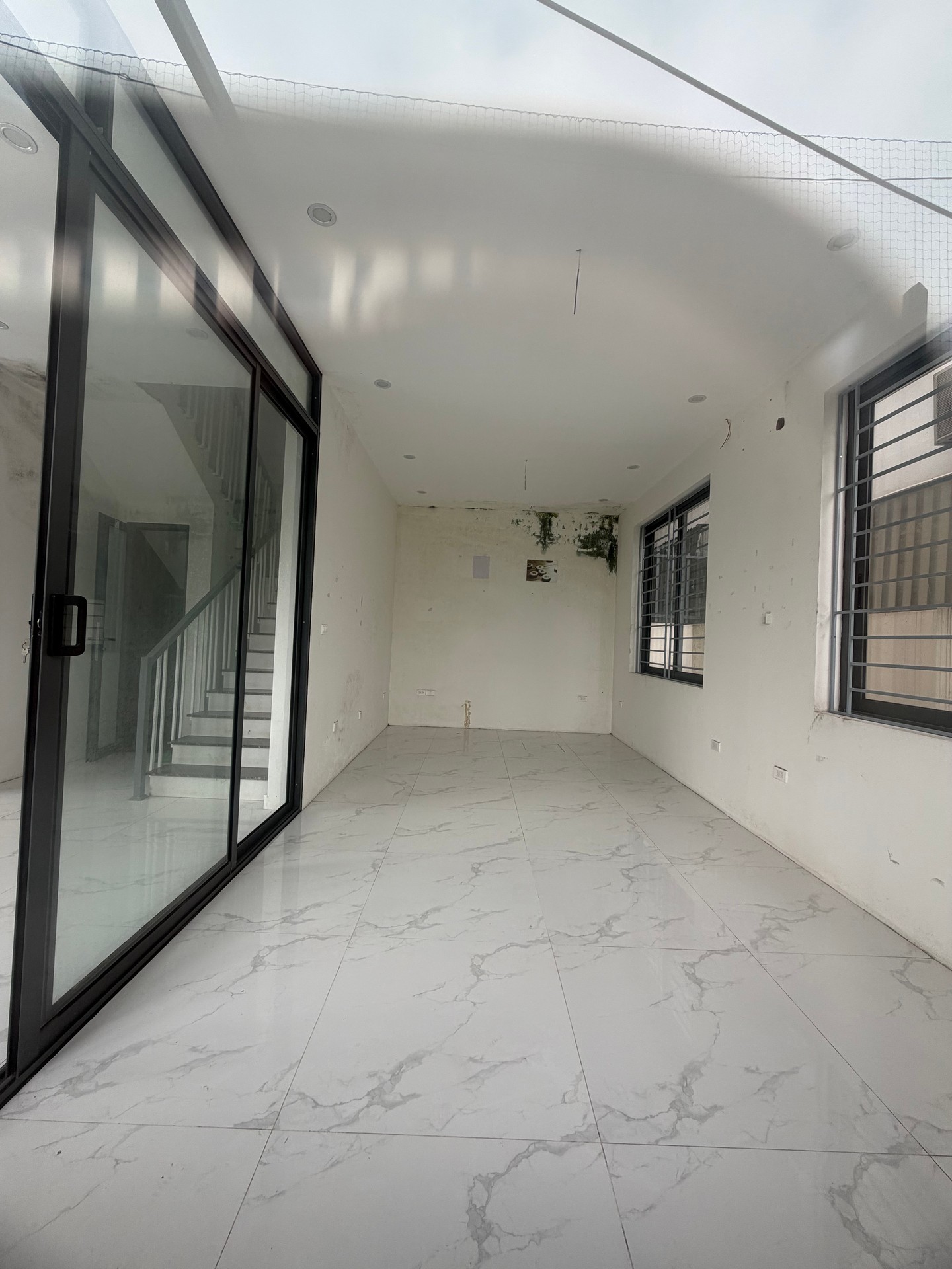 Bán nhà Ngõ 2 ô tô tránh - diện tích 100m2 5 tầng - Lô góc 2 mặt thoáng - giá 25 tỷ