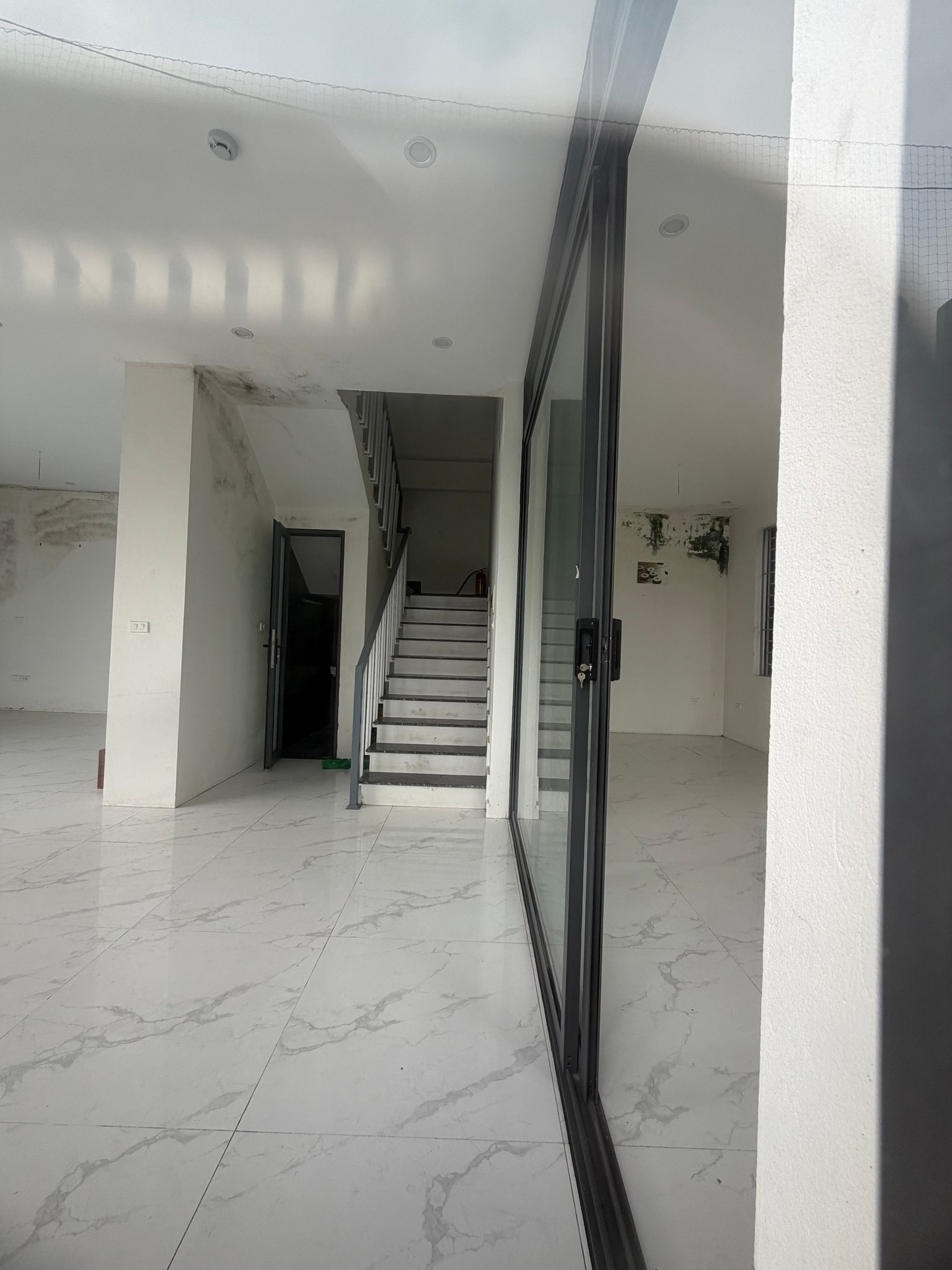 Bán nhà Ngõ 2 ô tô tránh - diện tích 100m2 5 tầng - Lô góc 2 mặt thoáng - giá 25 tỷ