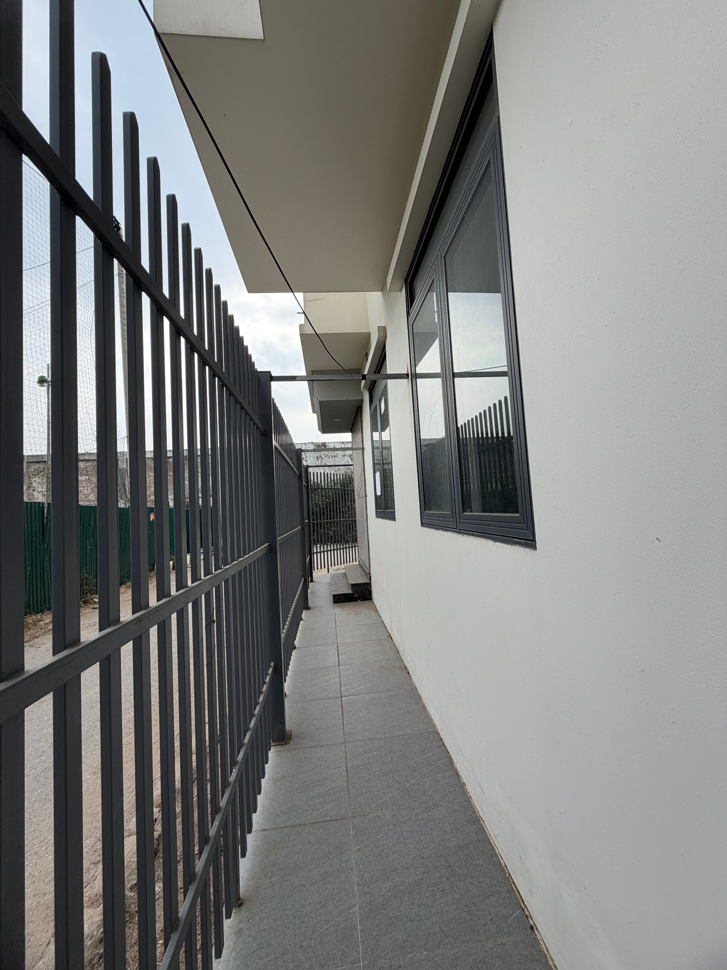 Bán nhà Ngõ 2 ô tô tránh - diện tích 100m2 5 tầng - Lô góc 2 mặt thoáng - giá 25 tỷ