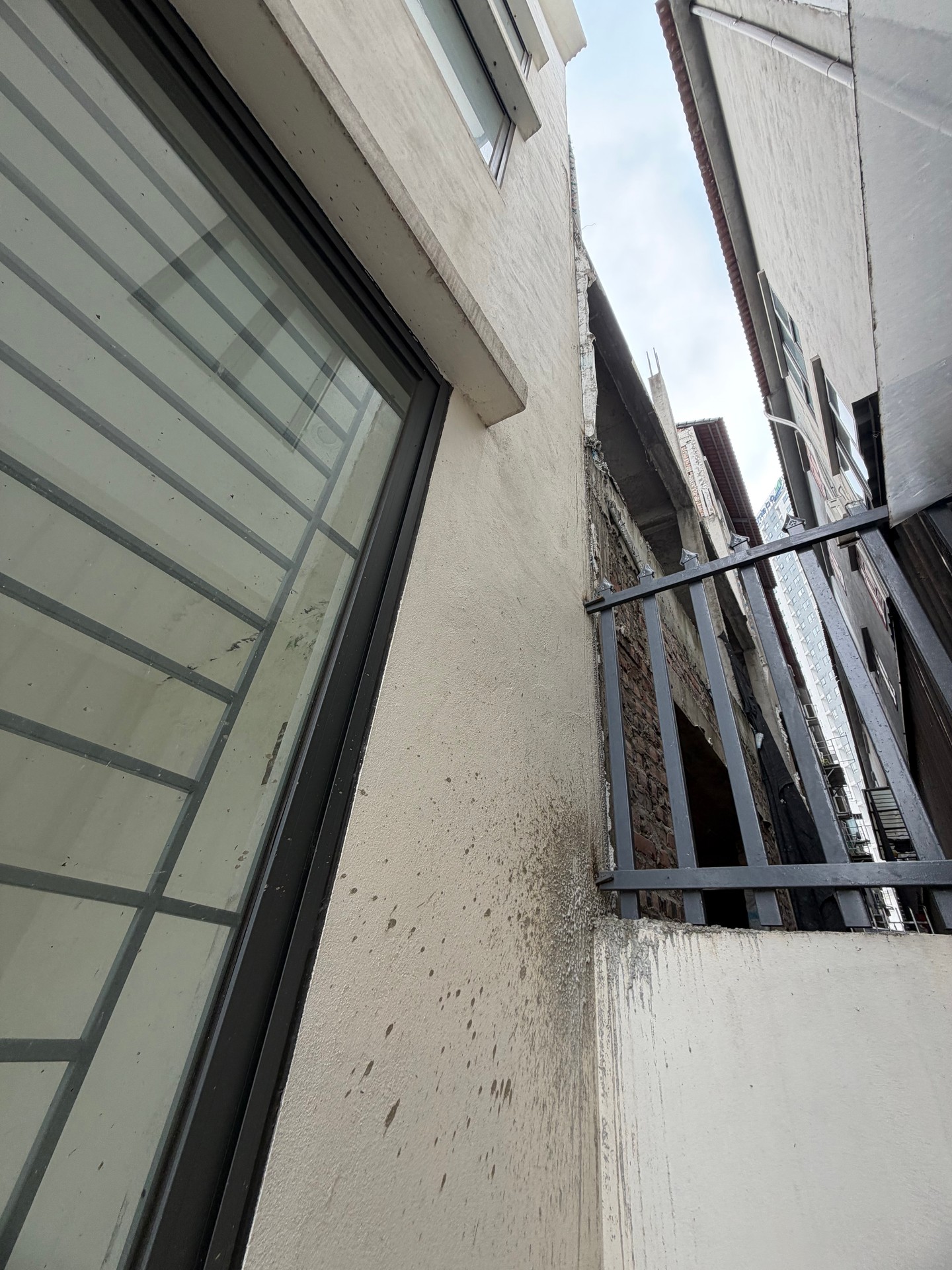 Bán nhà Ngõ 2 ô tô tránh - diện tích 100m2 5 tầng - Lô góc 2 mặt thoáng - giá 25 tỷ