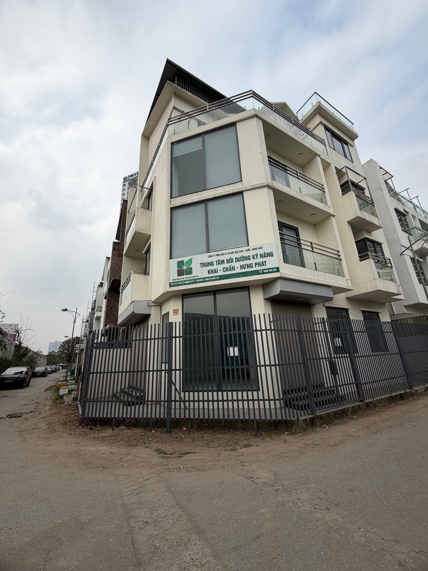 Bán nhà Ngõ 2 ô tô tránh - diện tích 100m2 5 tầng - Lô góc 2 mặt thoáng - giá 25 tỷ