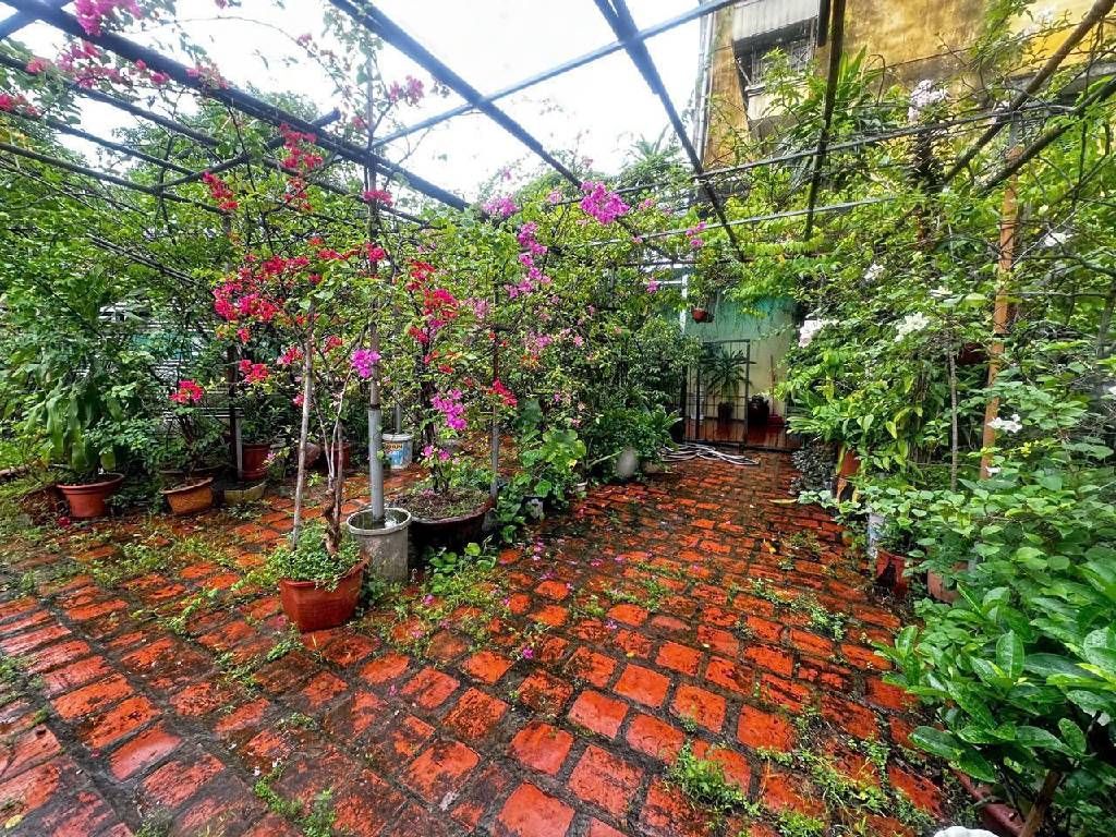 Bán nhà Đền Lừ - diện tích 250m2 1 tầng - Căn góc 3 thoáng - giá 9,3 tỷ