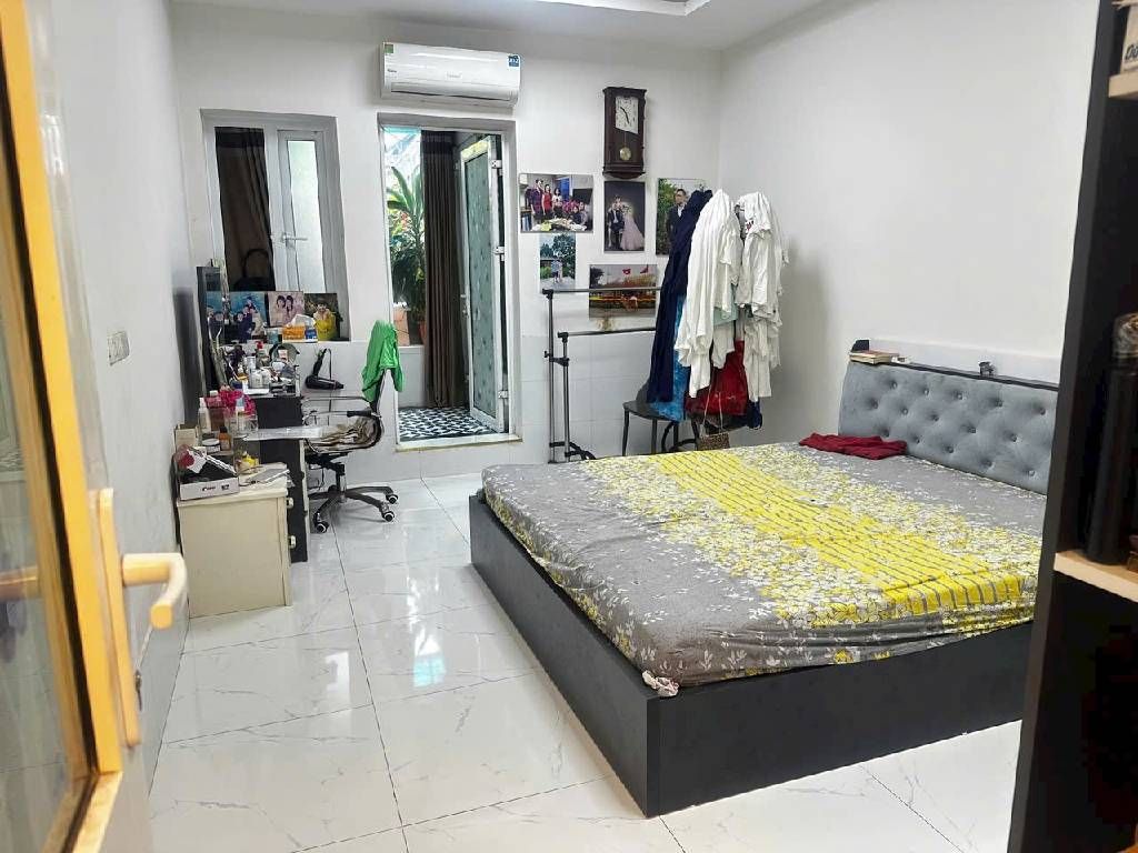 Bán nhà Đền Lừ - diện tích 250m2 1 tầng - Căn góc 3 thoáng - giá 9,3 tỷ