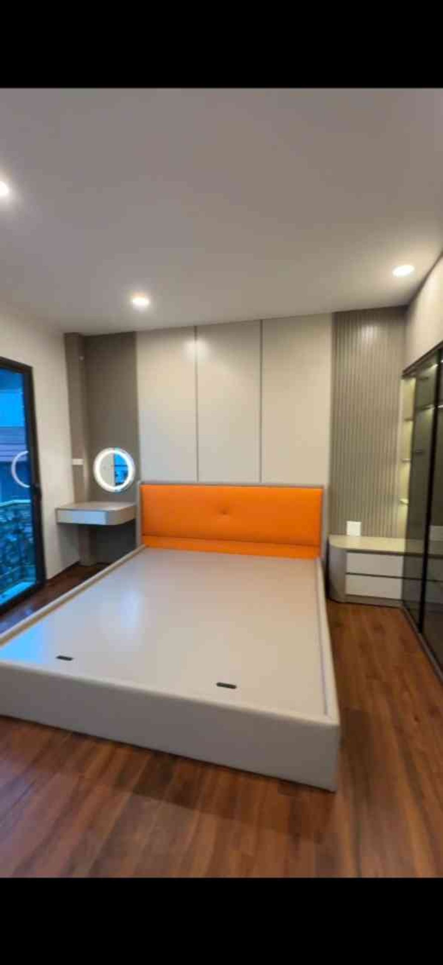 Bán nhà Đông Thiên - diện tích 31m2 6 tầng - Thang máy - giá 13,5 tỷ