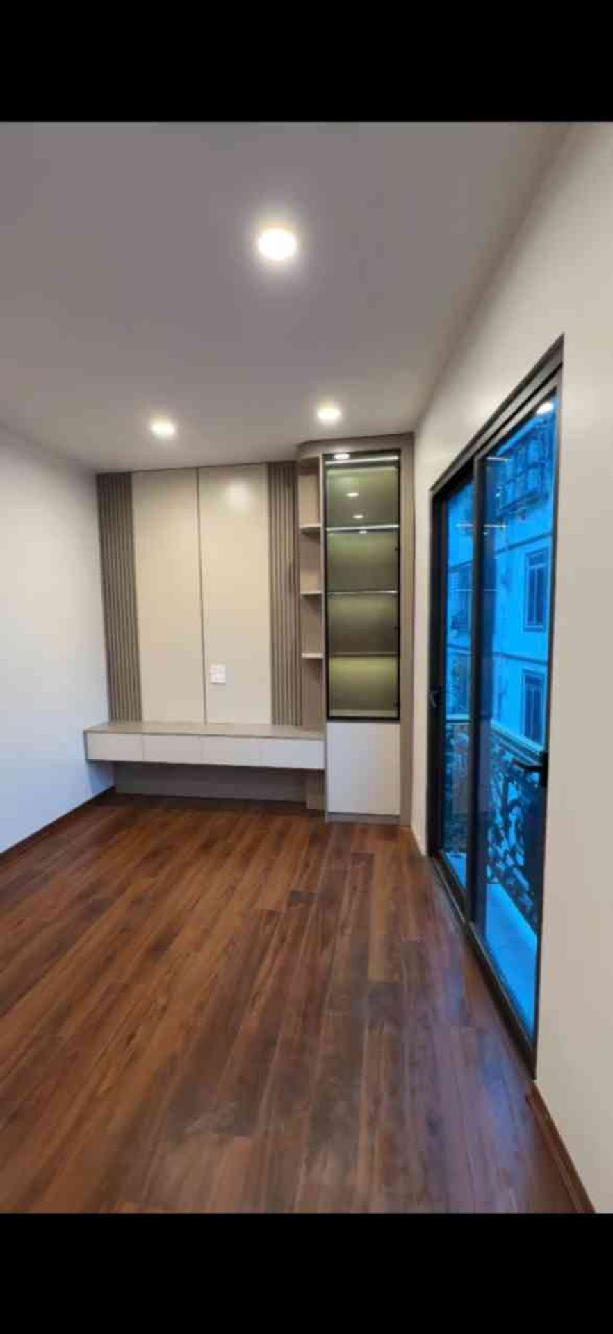 Bán nhà Đông Thiên - diện tích 31m2 6 tầng - Thang máy - giá 13,5 tỷ