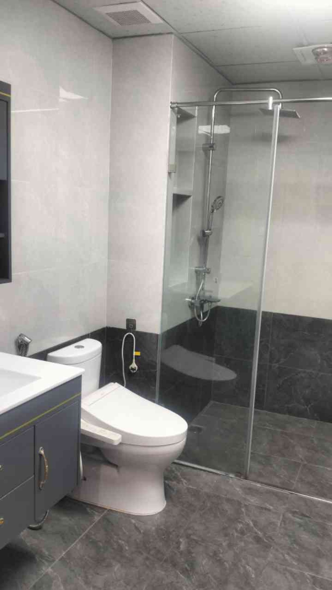 Bán nhà Louis VII - diện tích 94m2 5 tầng - Nhà cực đẹp - giá 32 tỷ