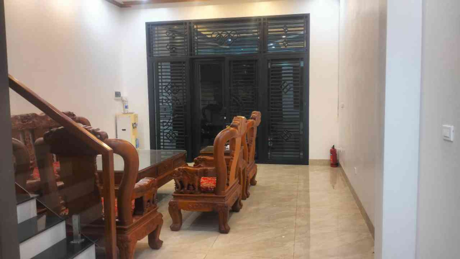 Bán nhà Louis VII - diện tích 94m2 5 tầng - Nhà cực đẹp - giá 32 tỷ