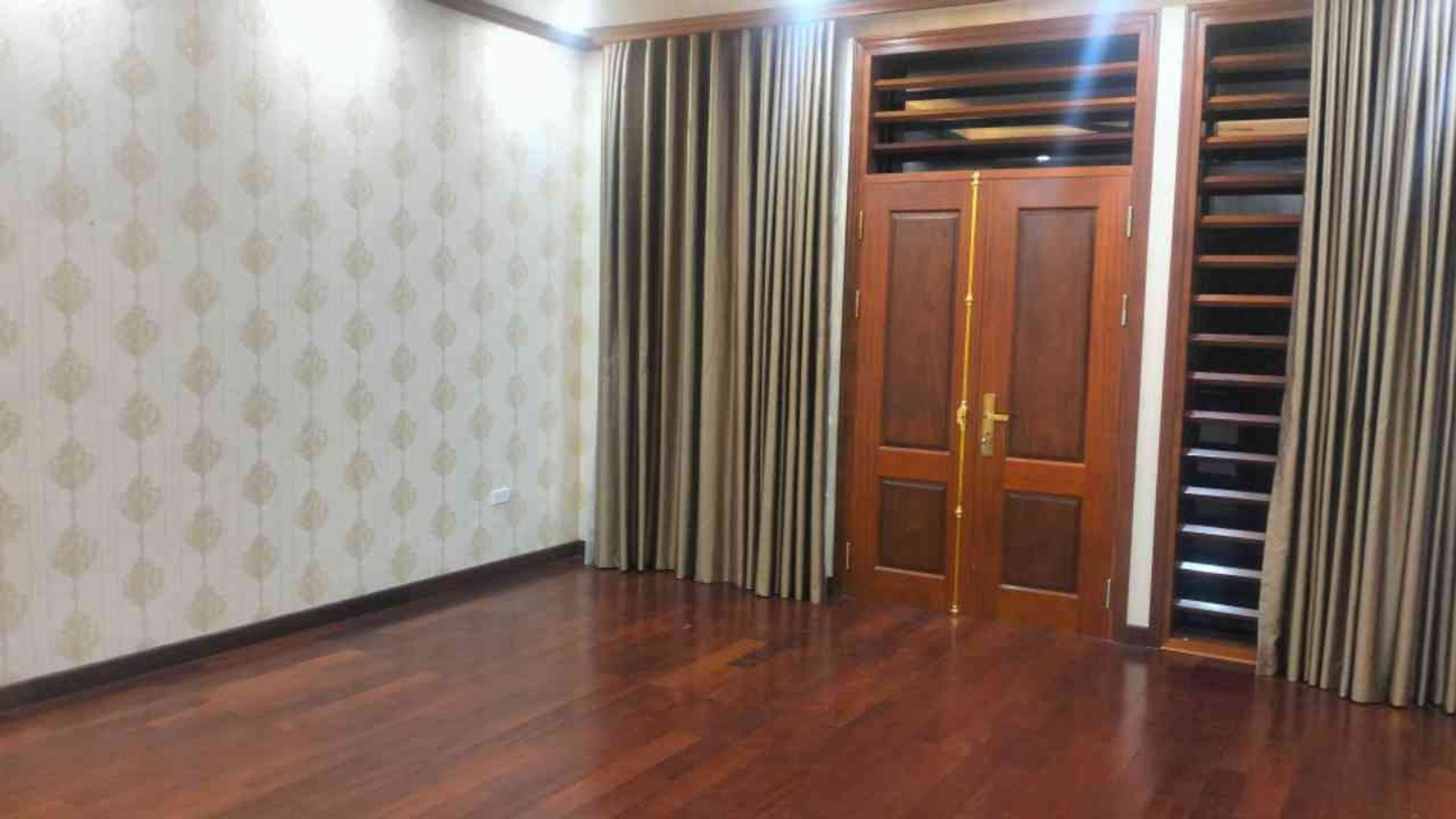 Bán nhà Louis VII - diện tích 94m2 5 tầng - Nhà cực đẹp - giá 32 tỷ