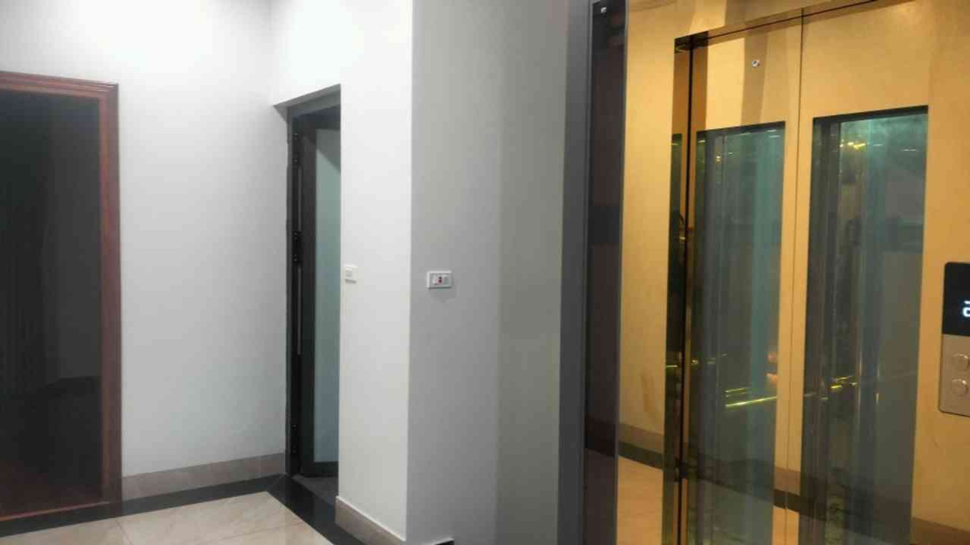 Bán nhà Louis VII - diện tích 94m2 5 tầng - Nhà cực đẹp - giá 32 tỷ