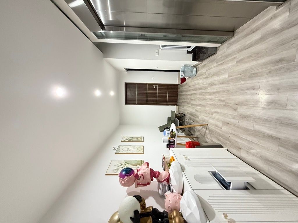 Bán nhà Yên Xá - diện tích 99.1m2 5 tầng - Nhà vườn siêu đẹp hiếm có - giá 38 tỷ