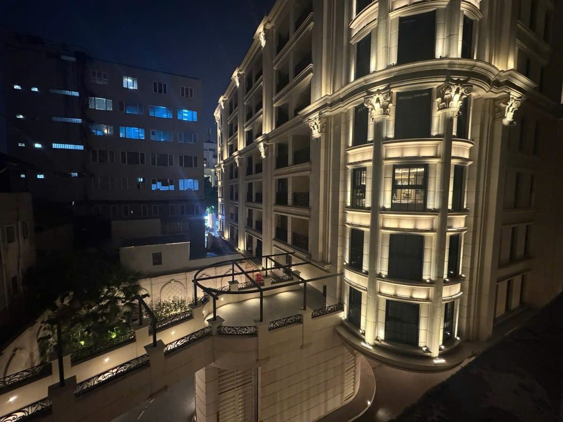 Bán nhà Hàng Bài - diện tích 42m2 5 tầng - Phố VIP gần Hồ Hoàn Kiếm - giá 27,8 tỷ