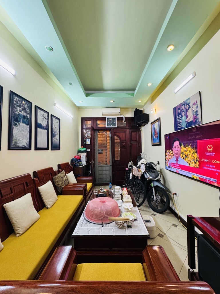 Bán nhà Lê Thanh Nghị - diện tích 28m2 5 tầng - Nhà đẹp hiếm có - giá 9,4 tỷ
