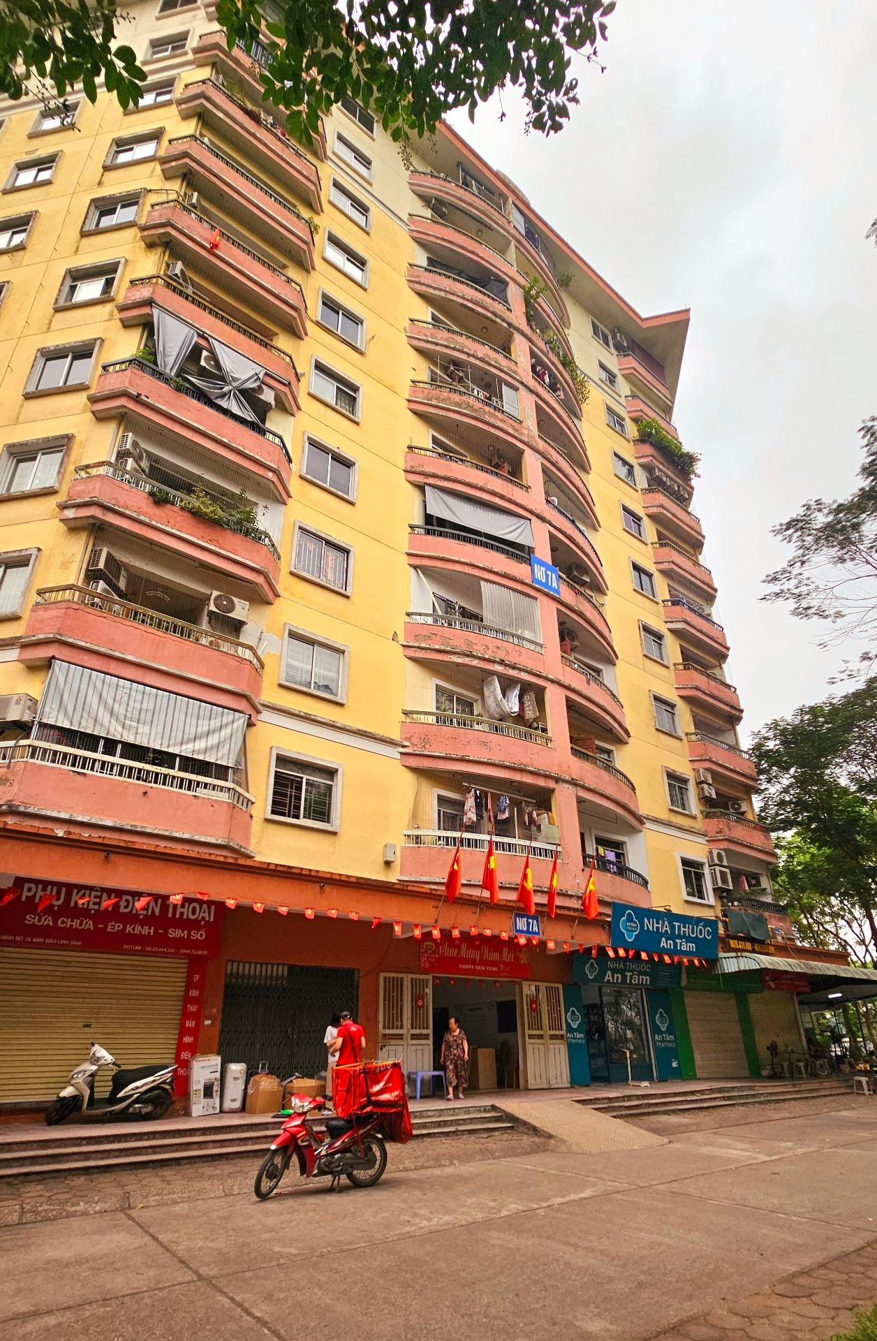 Bán nhà Hoàng Mai - diện tích 73m2 11 tầng - Căn hộ view công viên - giá 5,5 tỷ