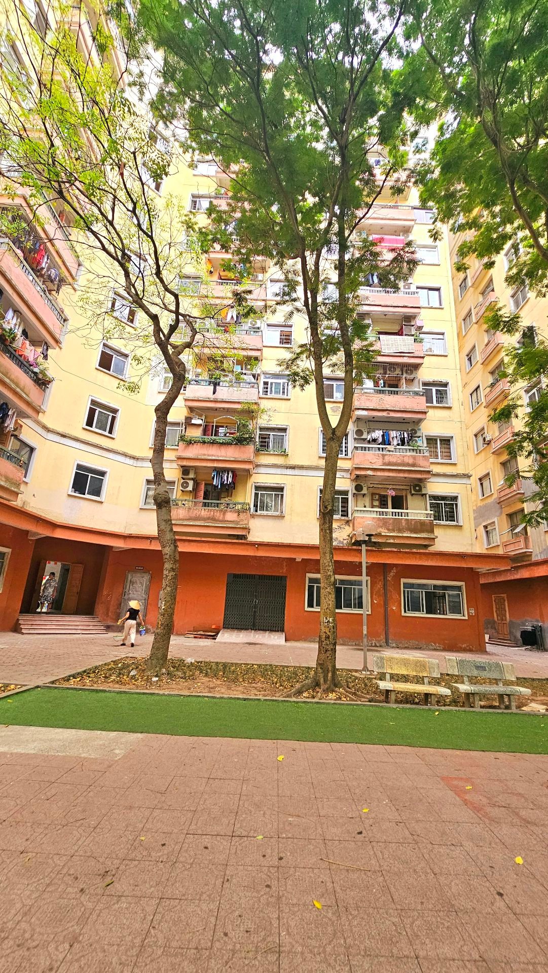 Bán nhà Hoàng Mai - diện tích 73m2 11 tầng - Căn hộ view công viên - giá 5,5 tỷ