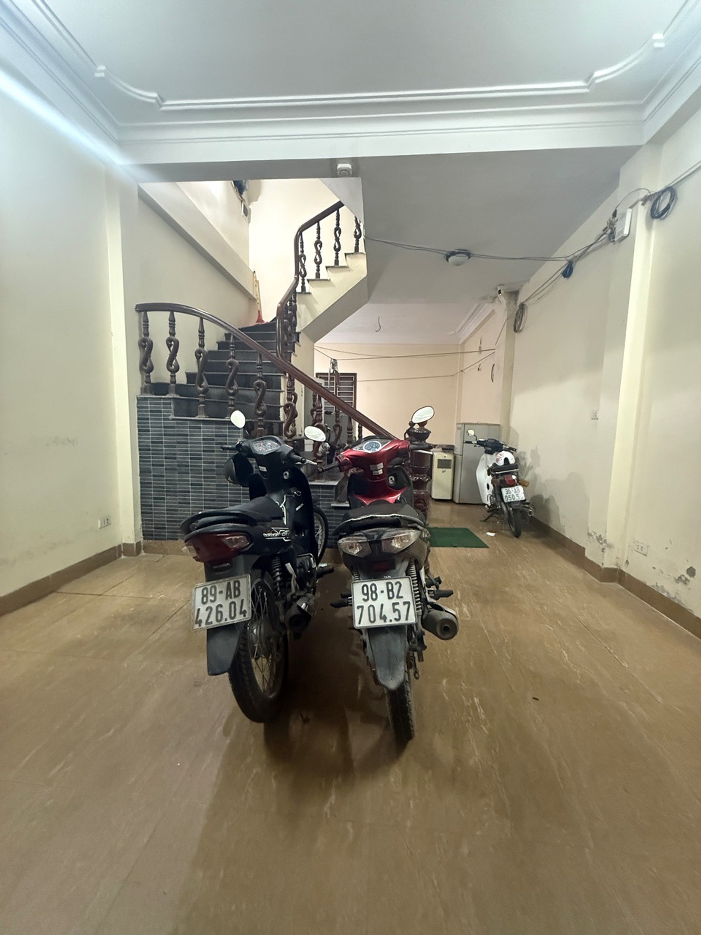 Bán nhà Dương Văn Bé - diện tích 40m2 5 tầng - Ô tô tránh - giá 11,5 tỷ