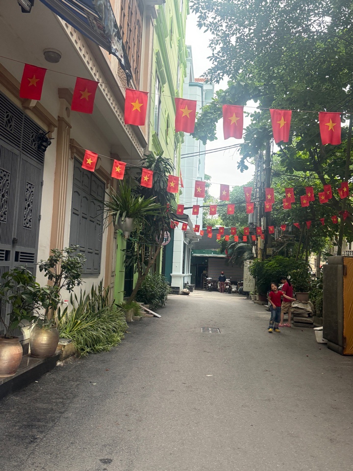 Bán nhà Dương Văn Bé - diện tích 40m2 5 tầng - Ô tô tránh - giá 11,5 tỷ