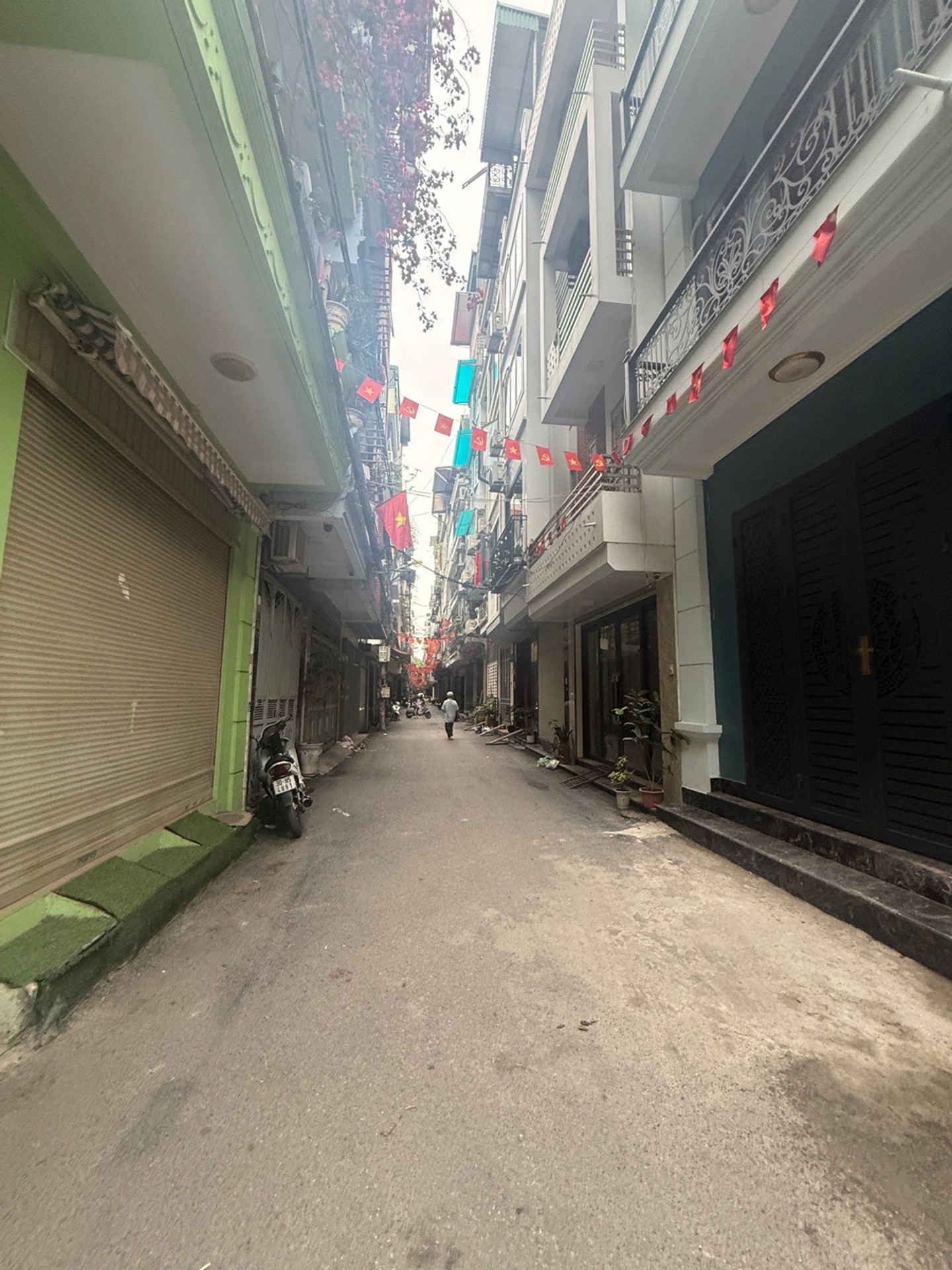 Bán nhà Dương Văn Bé - diện tích 40m2 5 tầng - Ô tô tránh - giá 11,5 tỷ