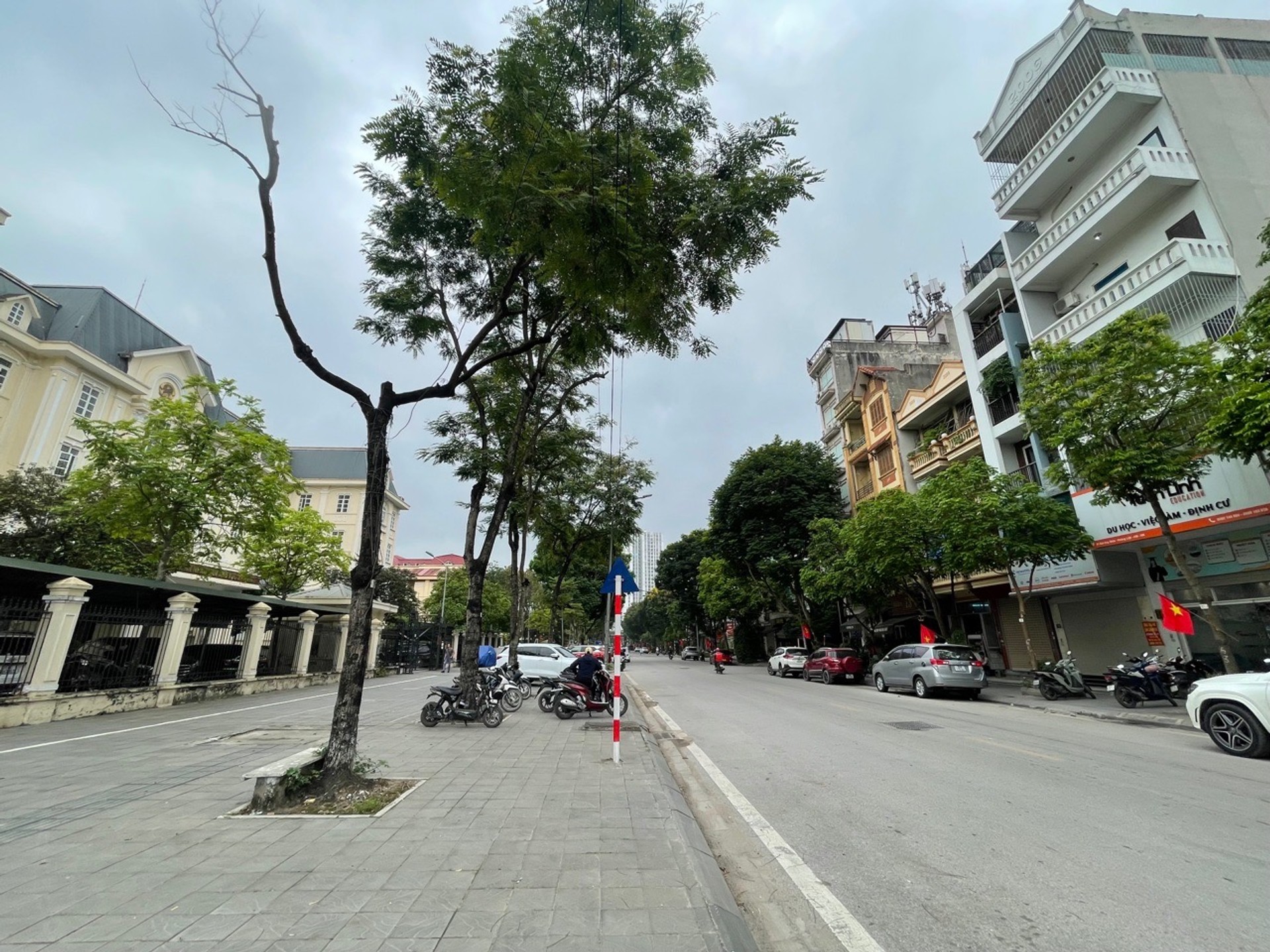 Bán nhà Bùi Huy Bích - diện tích 115m2 1 tầng - Lô góc đẹp - giá 48 tỷ