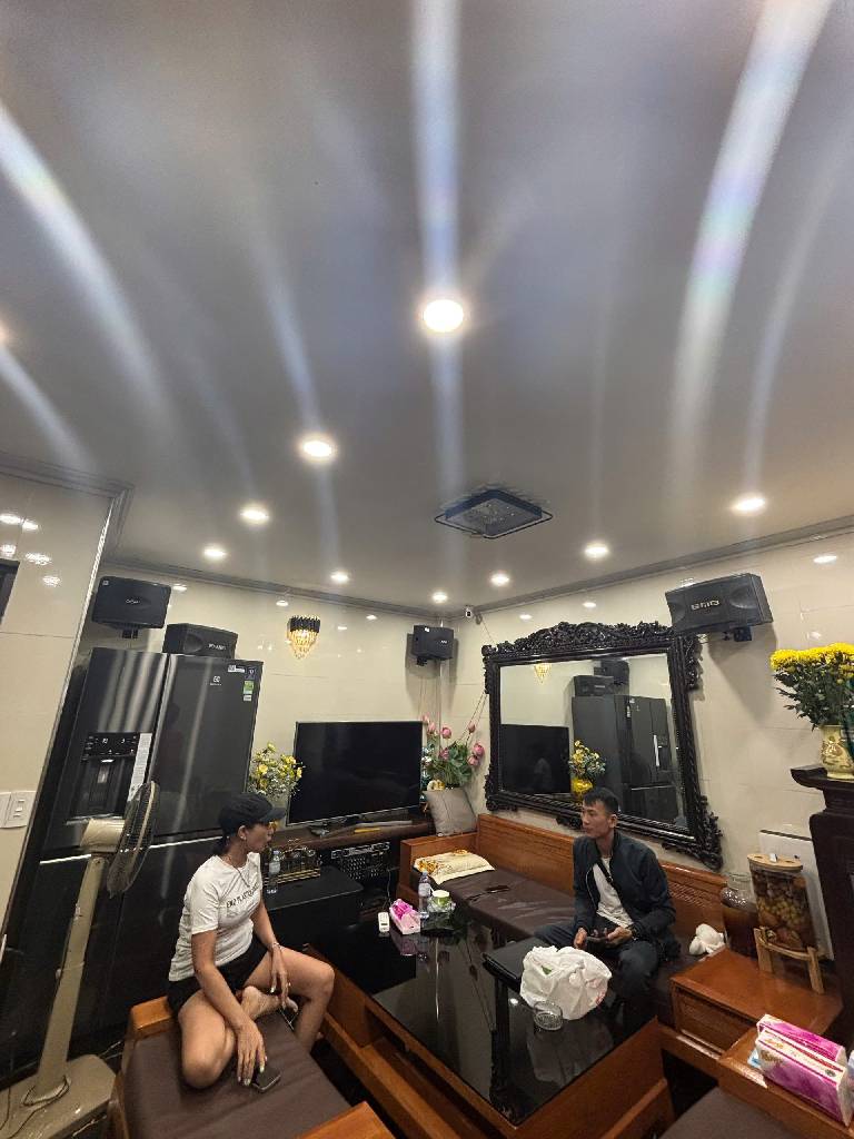 Bán nhà Vĩnh Hoàng - diện tích 28m2 2 tầng - Ô tô đỗ cửa - giá 1,75 tỷ