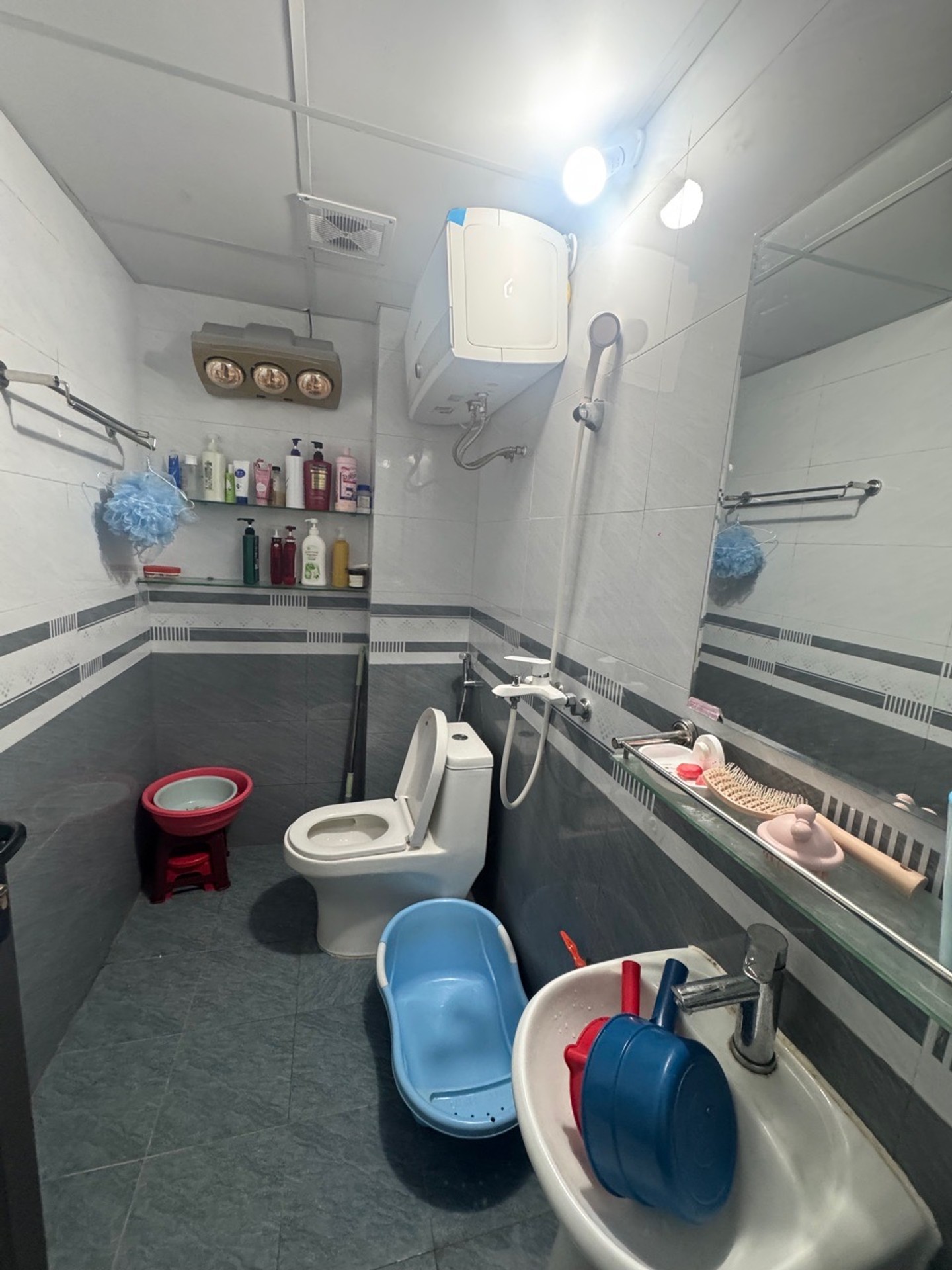 Bán nhà Định Công Thượng - diện tích 43m2 2 tầng - Lô góc - giá 3,28 tỷ