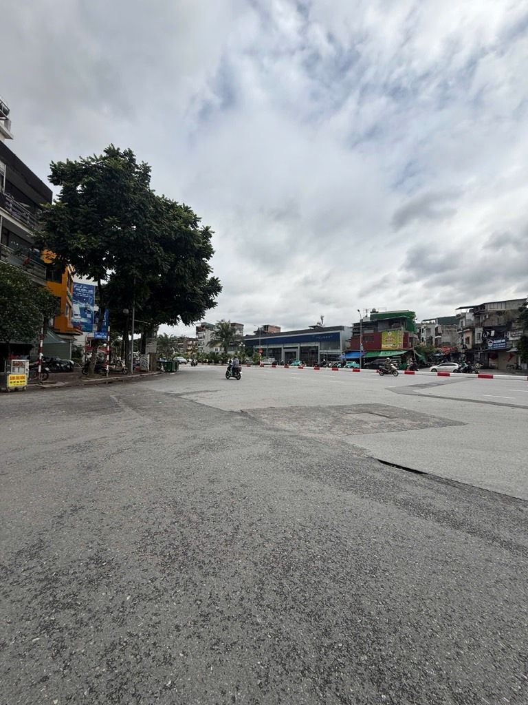 Bán nhà Trần Khát Chân - diện tích 57m2 7 tầng - Cực phẩm, kinh doanh sầm uất - giá 42,5 tỷ