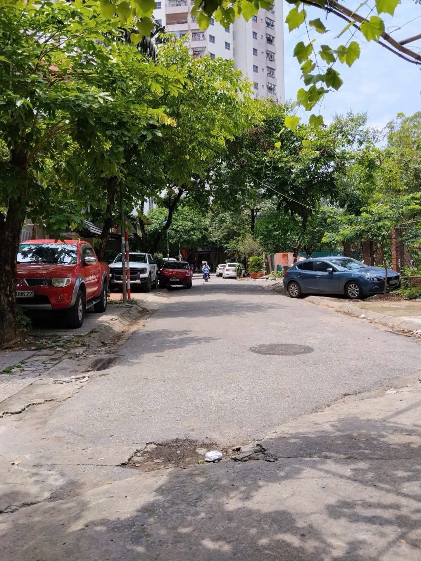 Bán nhà Hoàng Liệt - diện tích 91m2 3 tầng - Ô tô tránh - giá 20,6 tỷ