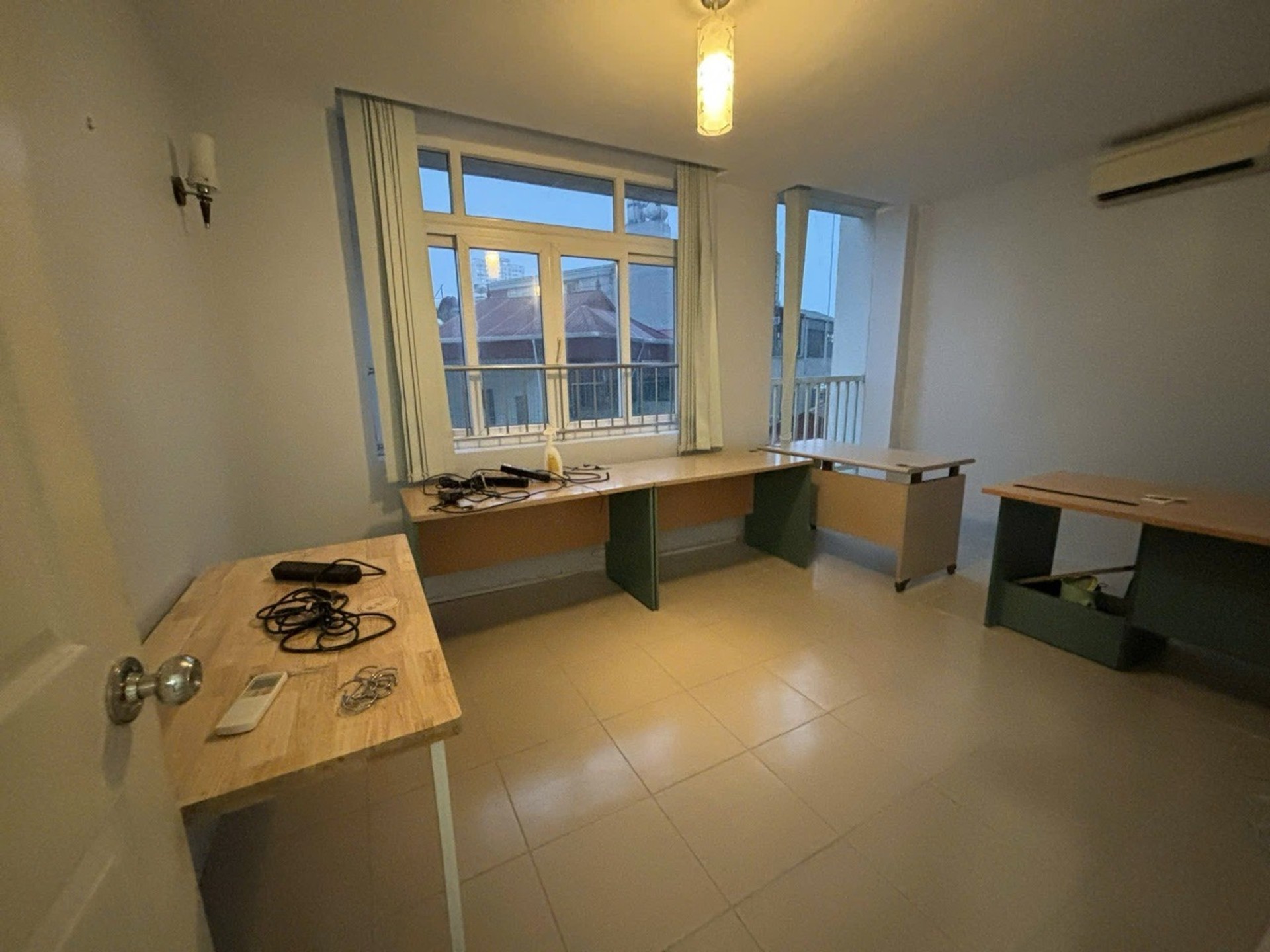 Bán nhà Giải Phóng - diện tích 90m2 4 tầng - ô tô đỗ cửa - giá 6,15 tỷ
