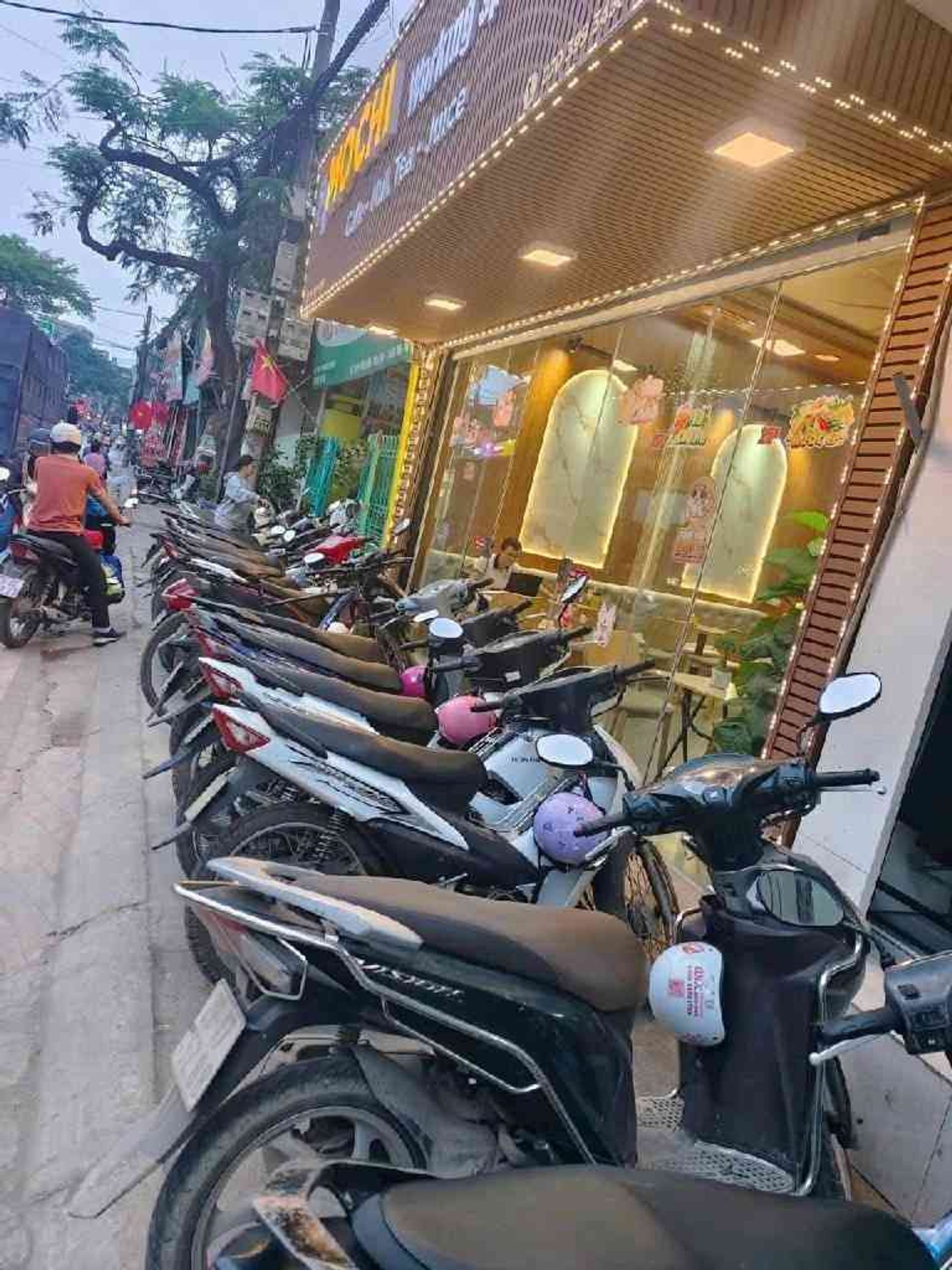 Bán nhà Vĩnh Hưng - diện tích 145m2 7 tầng - Mặt tiền bề thế, kinh doanh siêu đỉnh - giá 44,5 tỷ